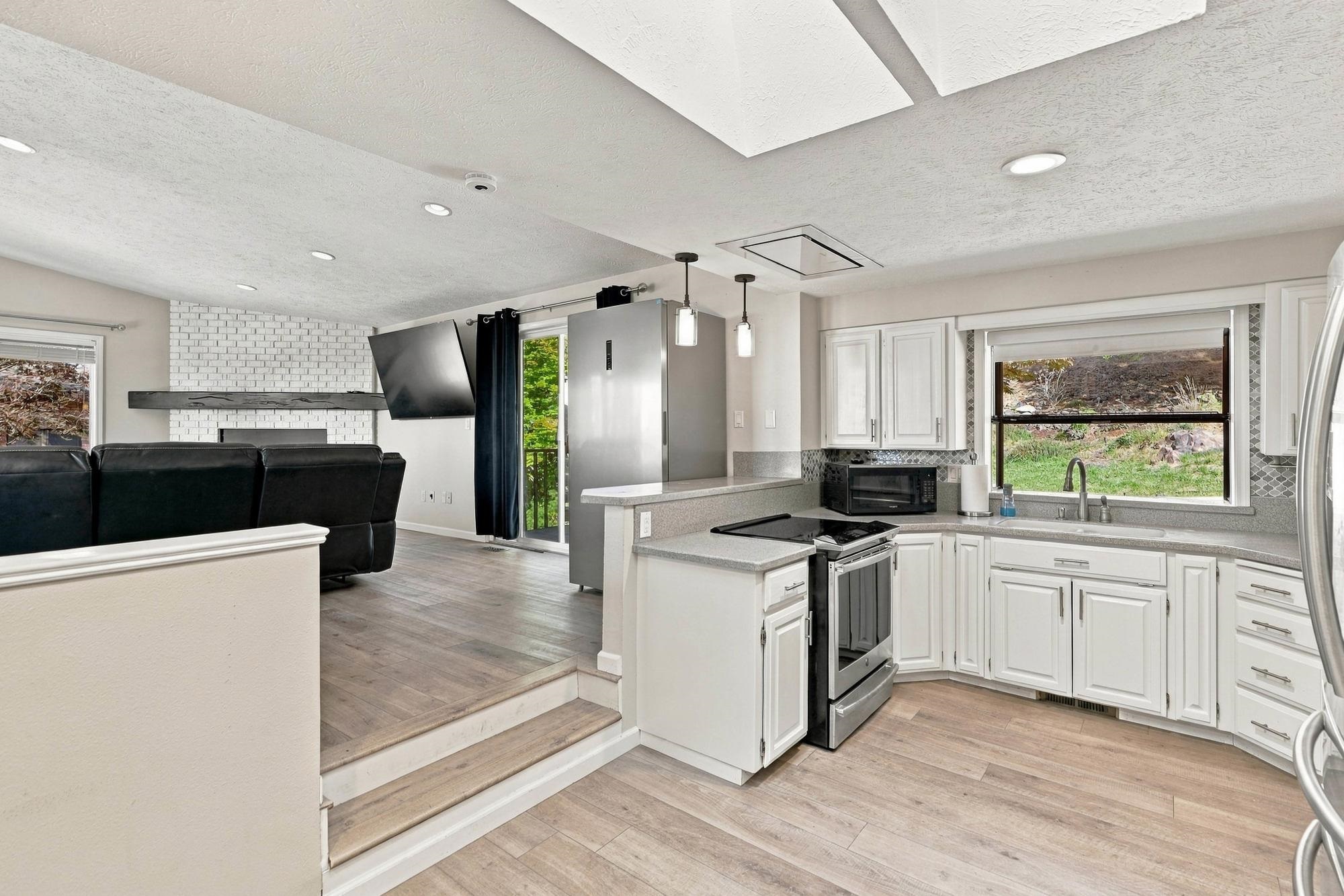 2212 W Weile Ave - Photo 6
