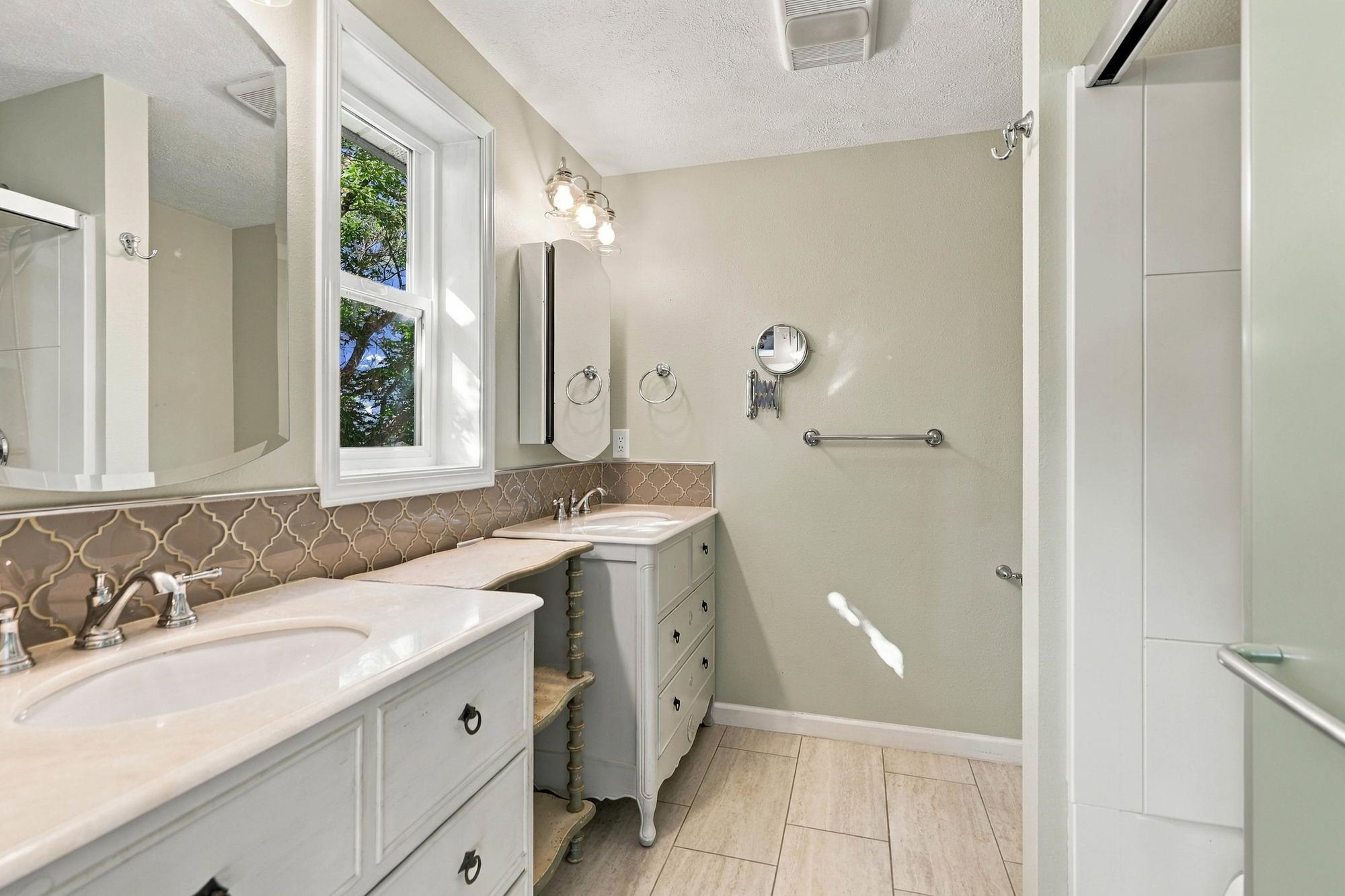 2212 W Weile Ave - Photo 11
