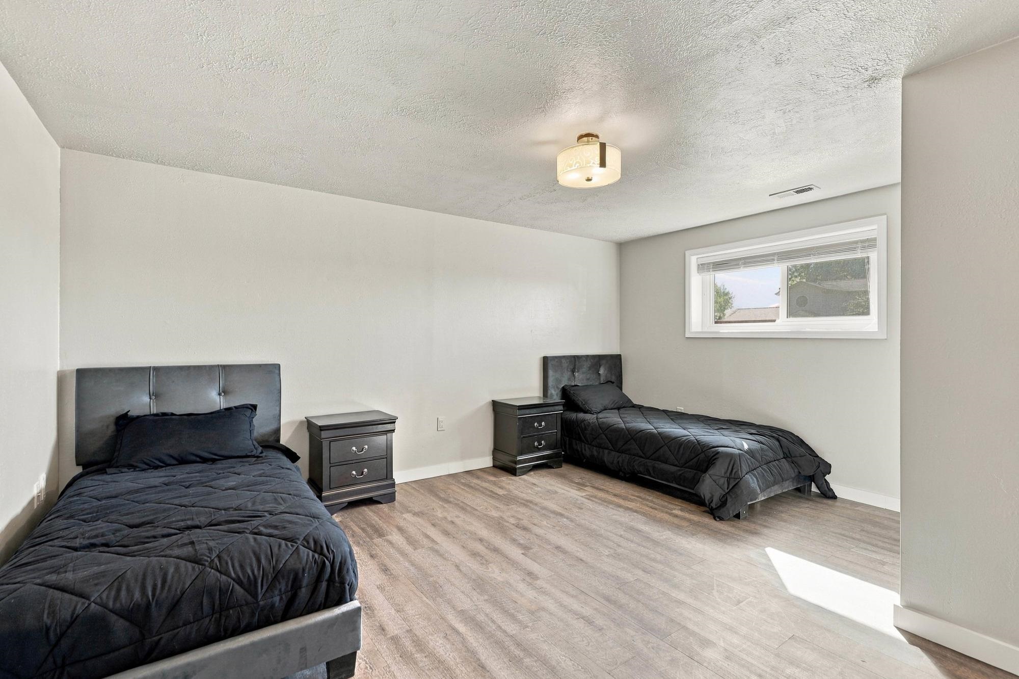 2212 W Weile Ave - Photo 13