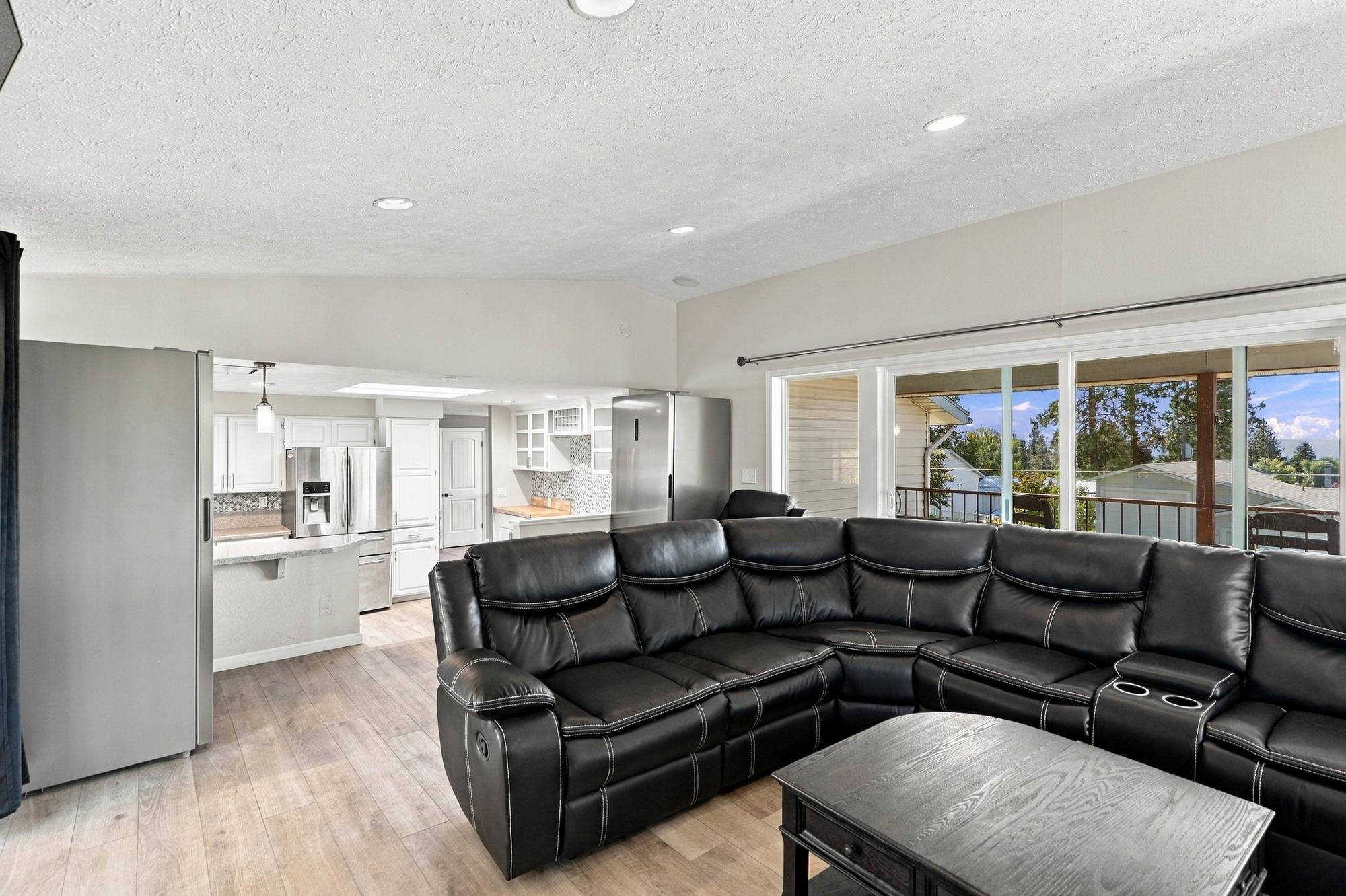 2212 W Weile Ave - Photo 4
