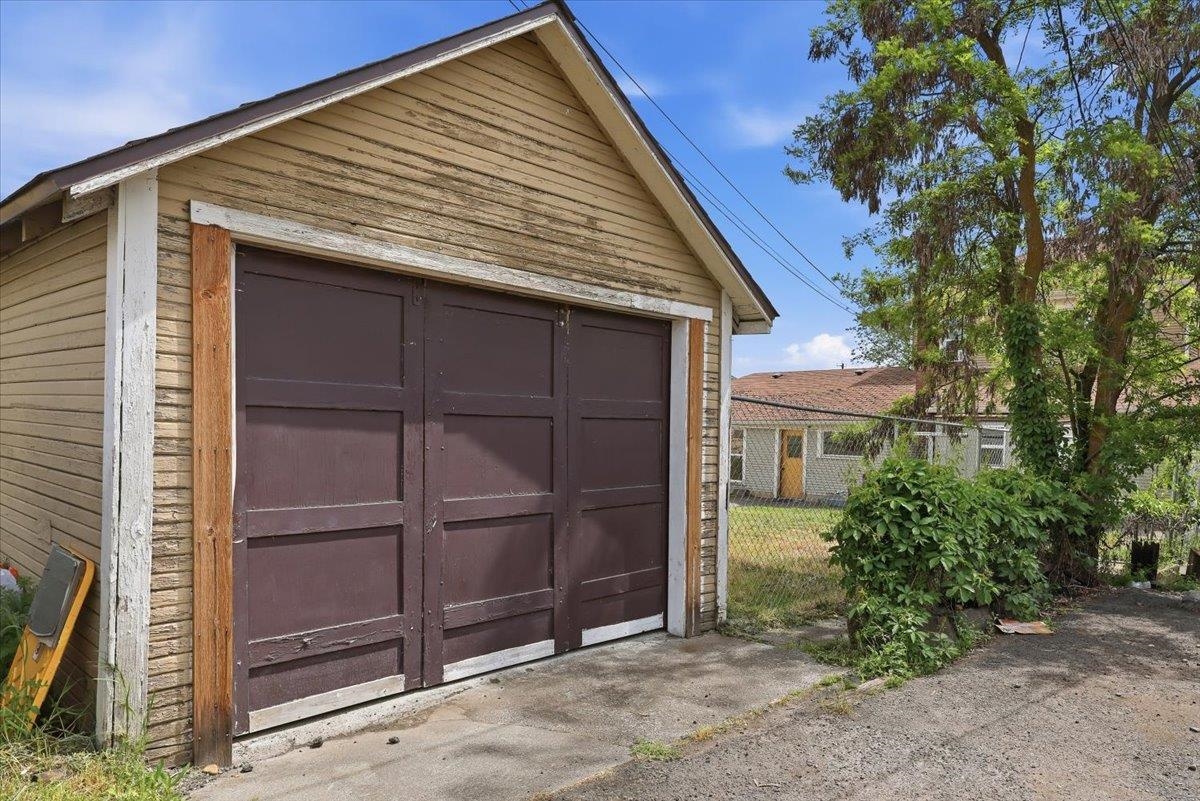 420 W Shannon Ave - Photo 23