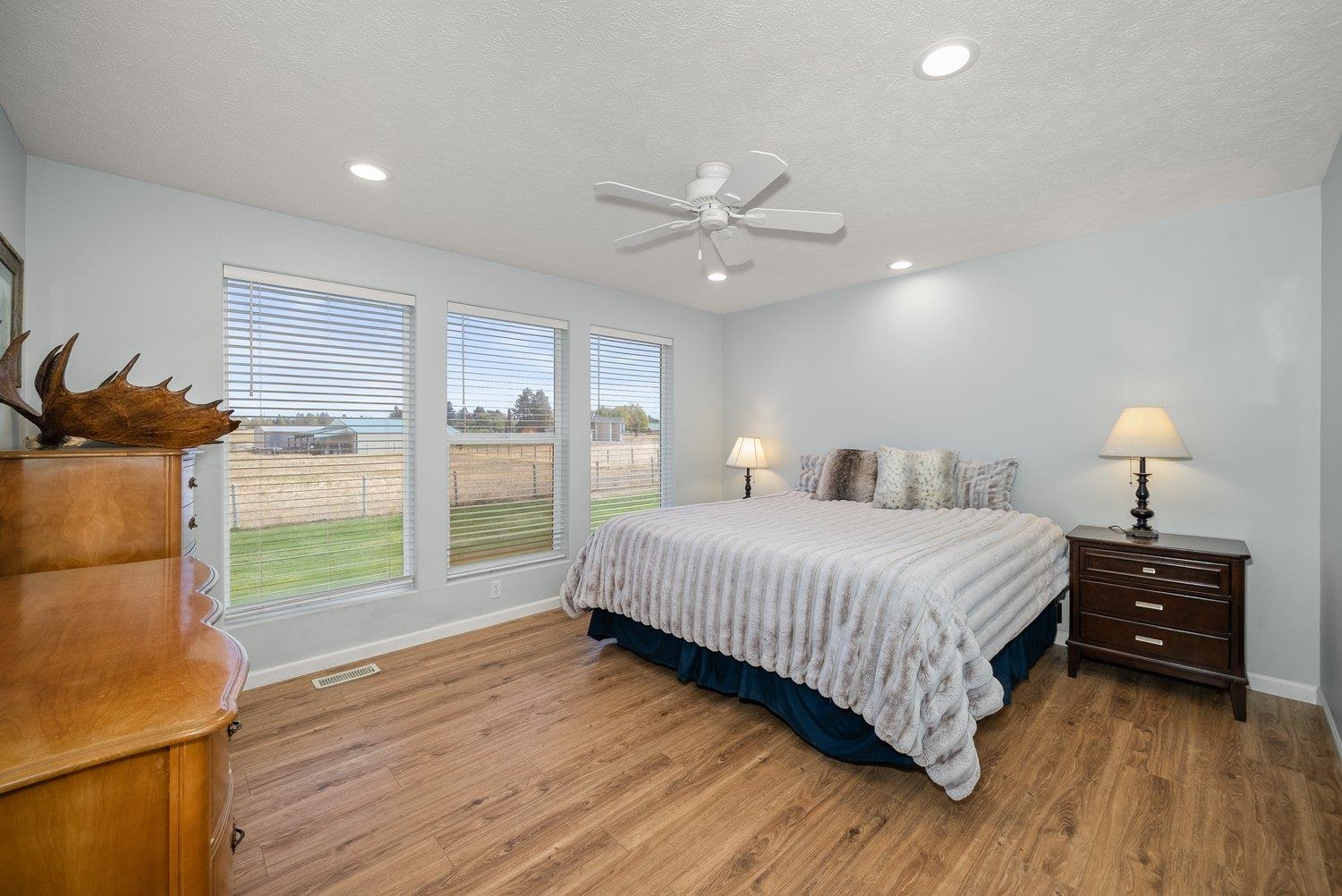 8711 S Cedar Rd - Photo 18