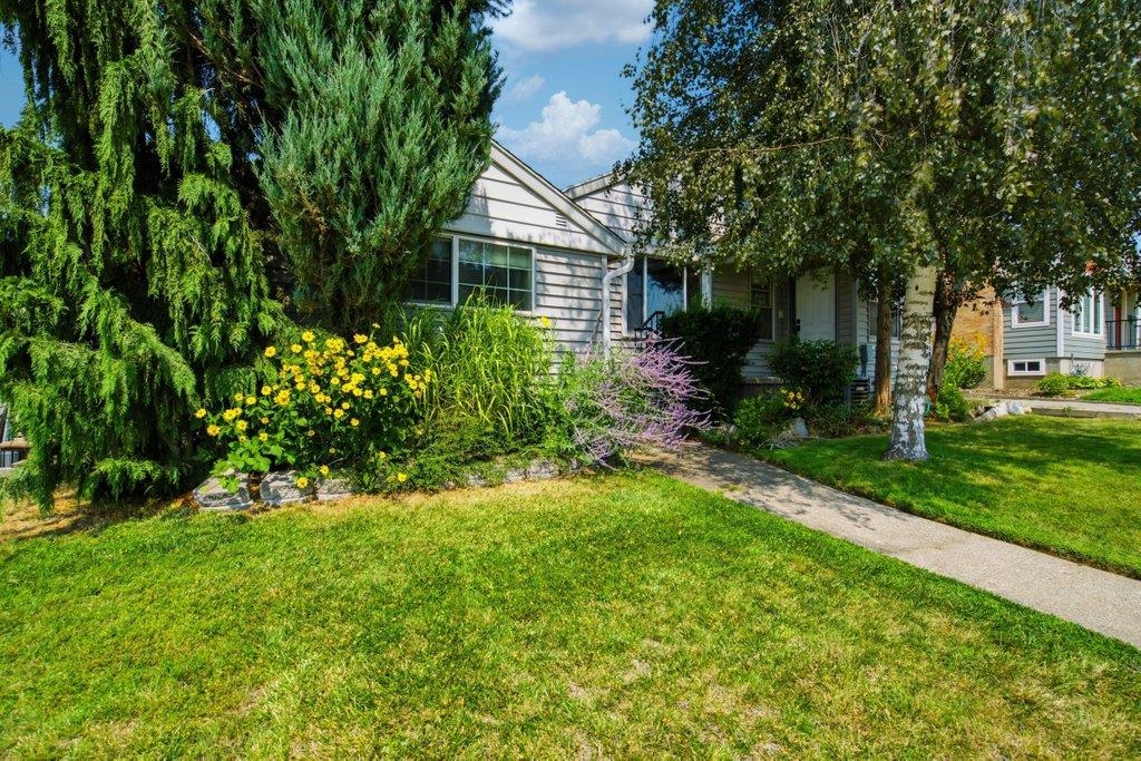 2804 W Longfellow Ave - Photo 1