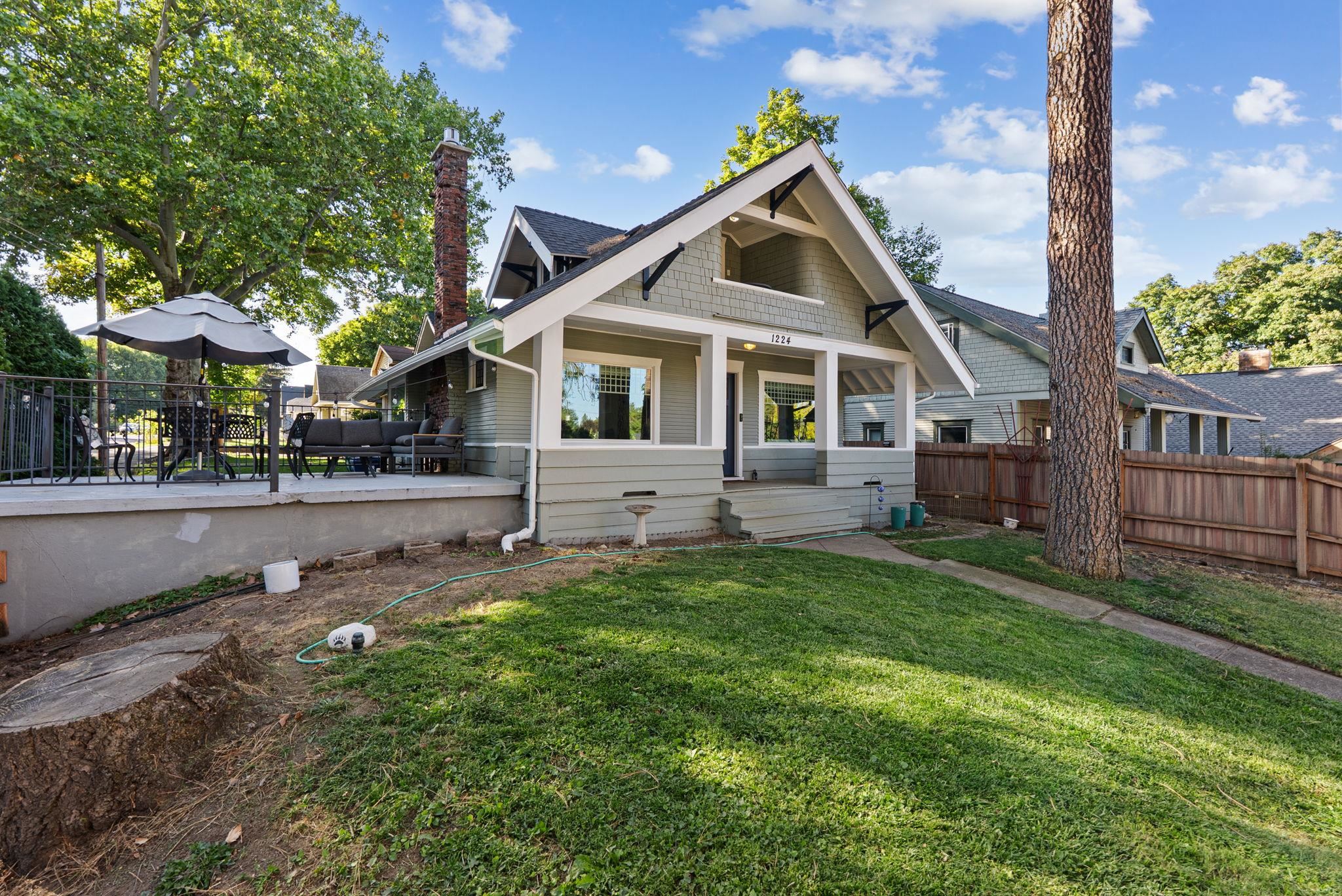 1224 Perry St - Photo 1