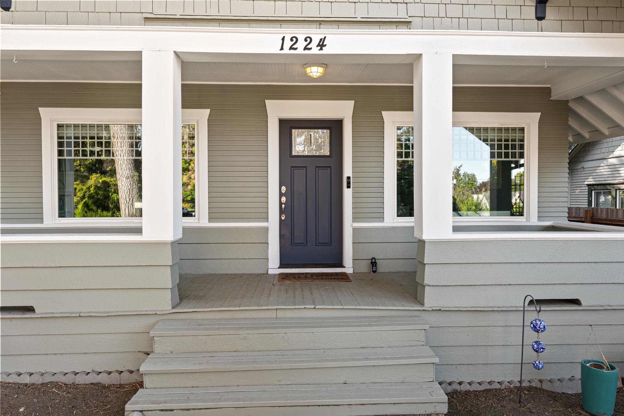 1224 Perry St - Photo 2