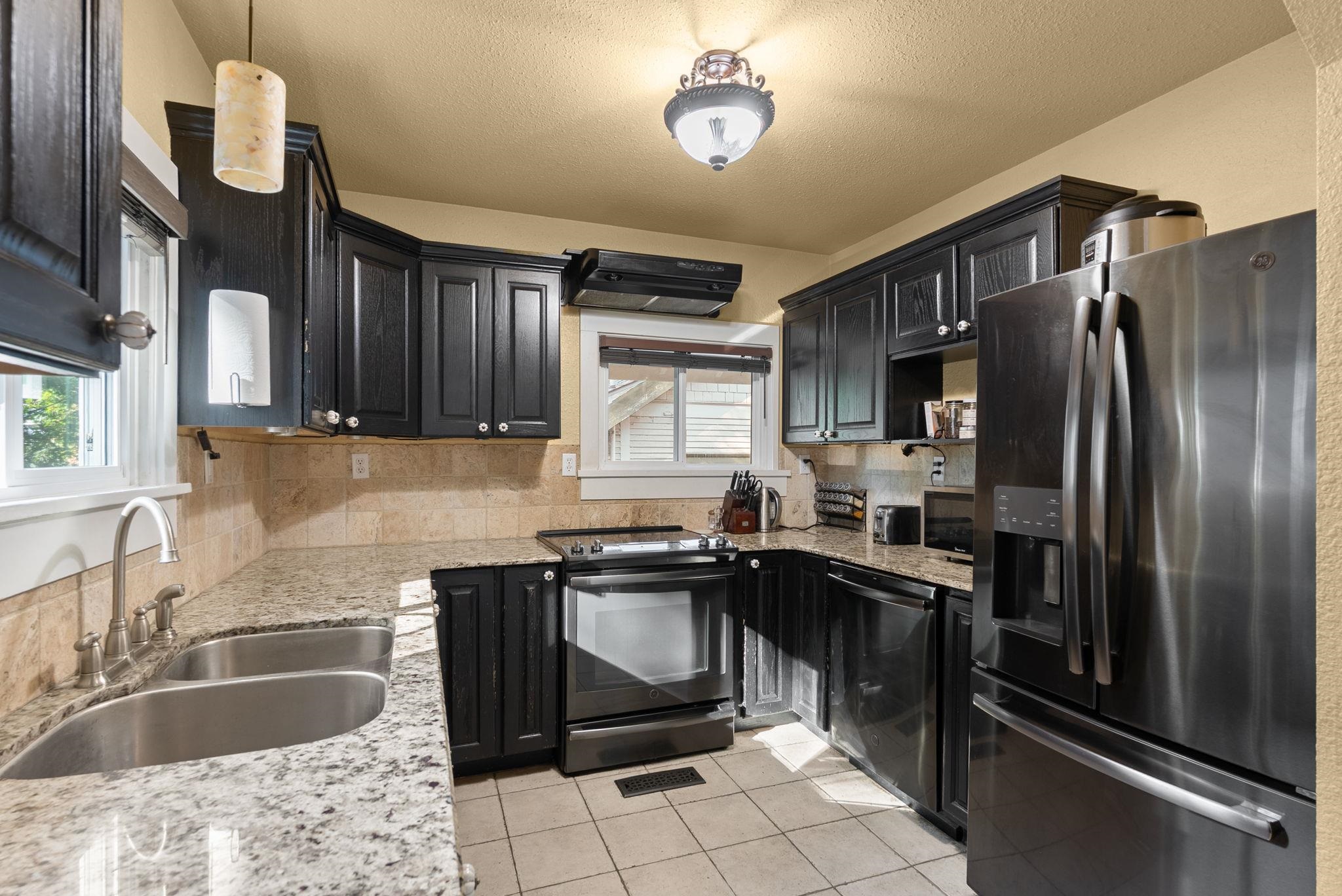 1224 Perry St - Photo 10