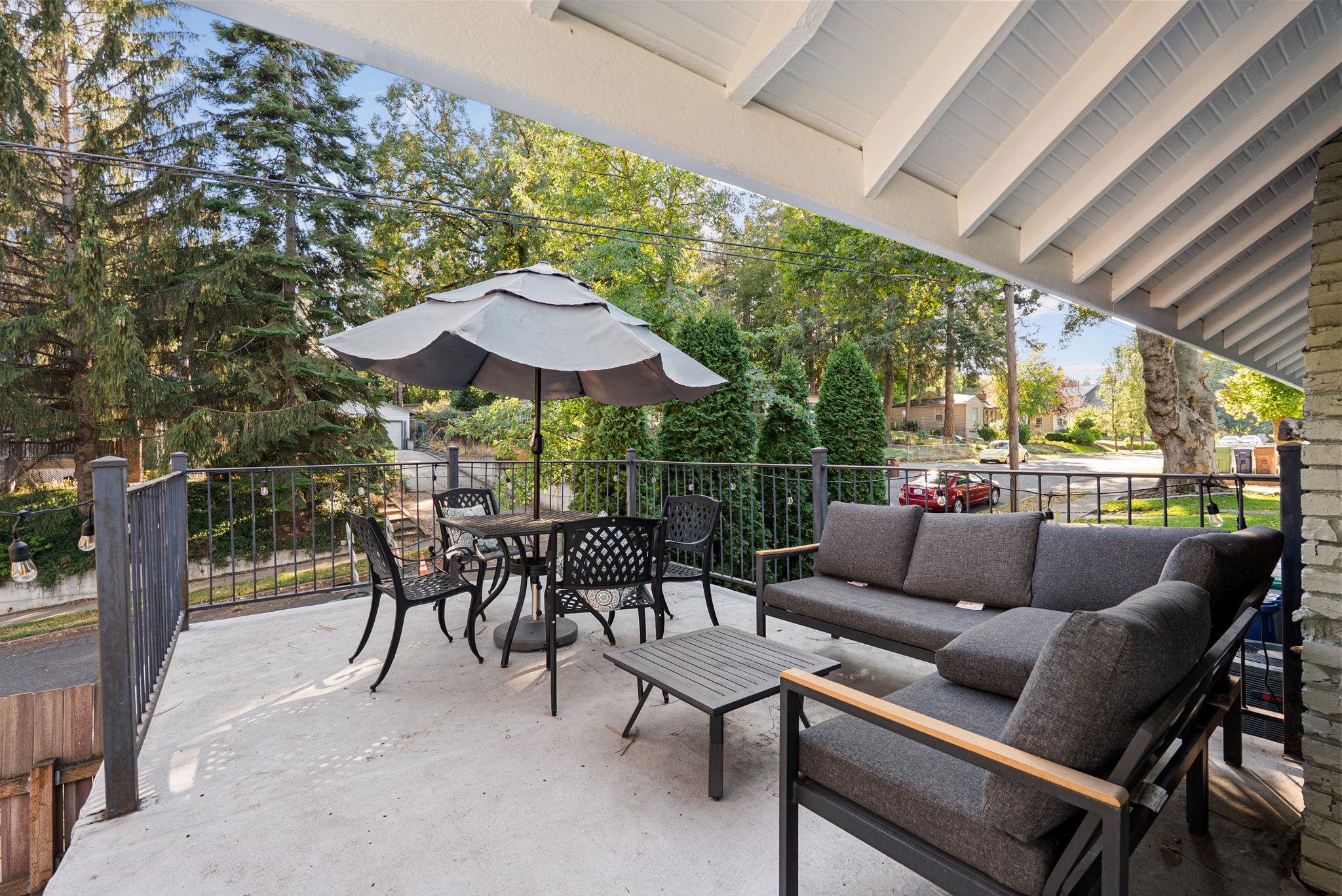 1224 Perry St - Photo 3