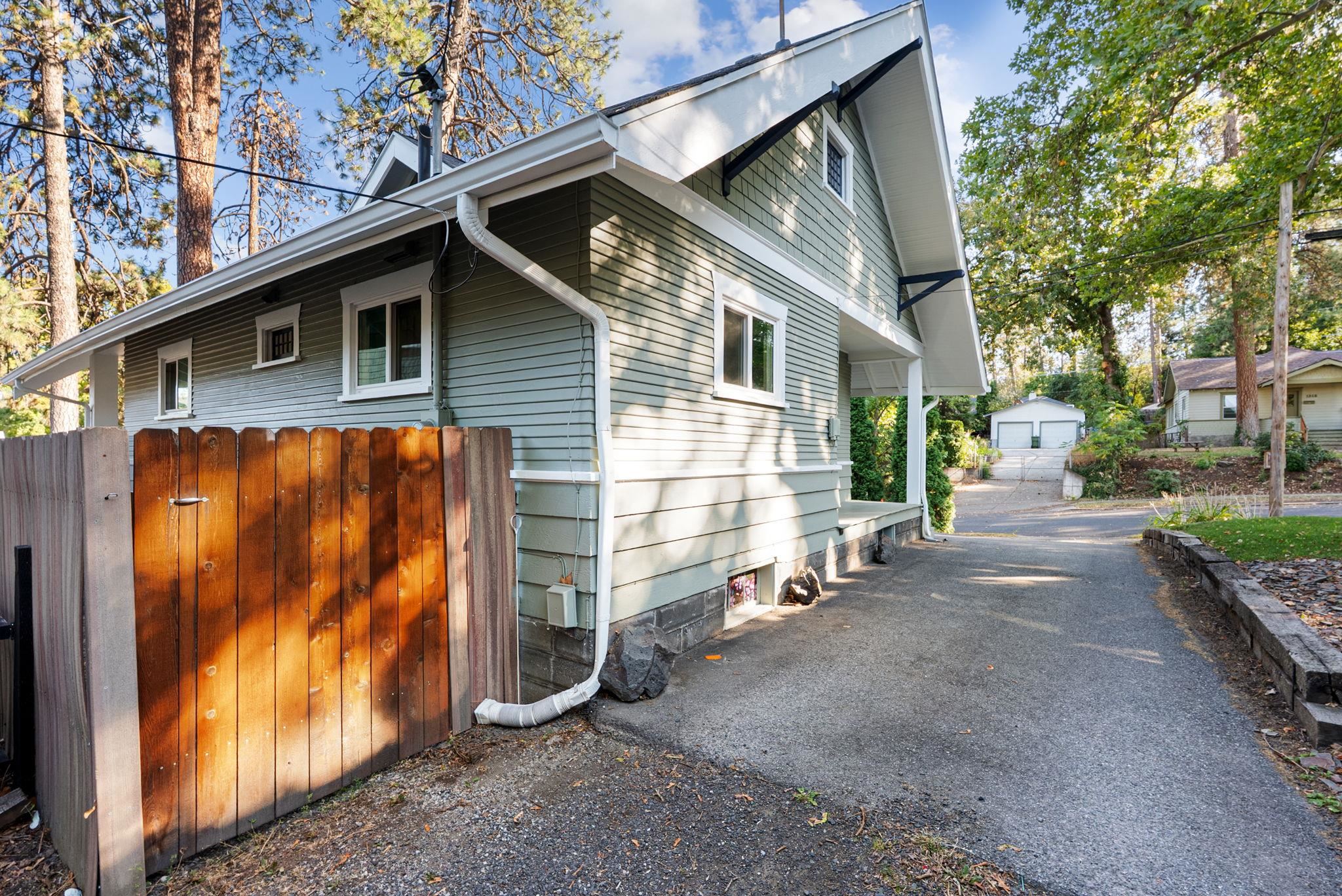 1224 Perry St - Photo 30