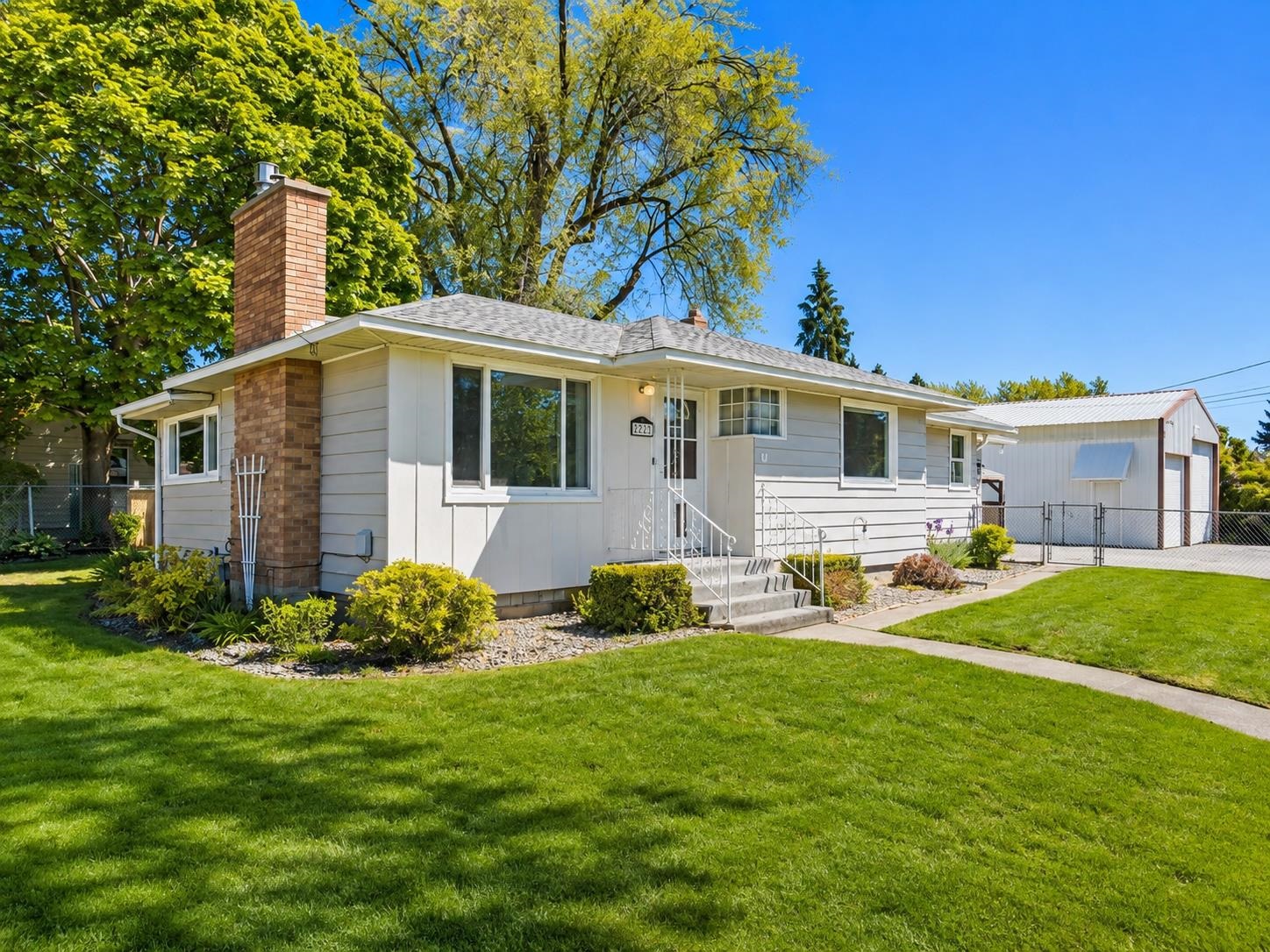 12703 E 8th Ave - Photo 1