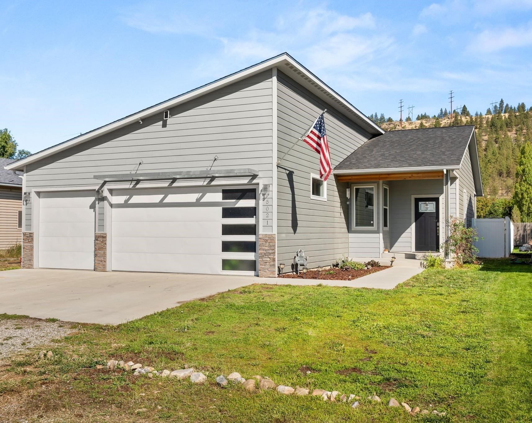5021 E Grace Ave - Photo 3