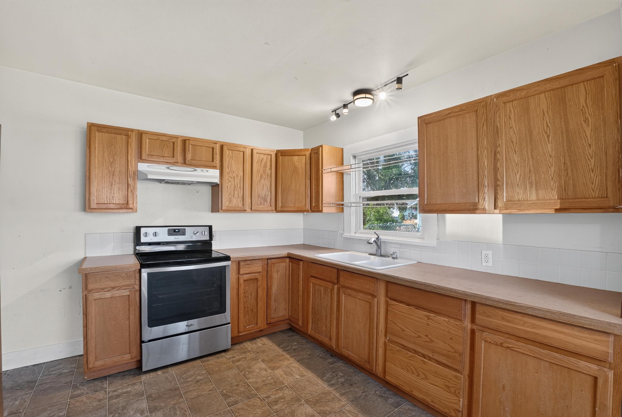 1105 E Olympic Ave - Photo 17