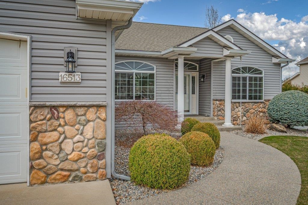 16513 E 9th Ln - Photo 1