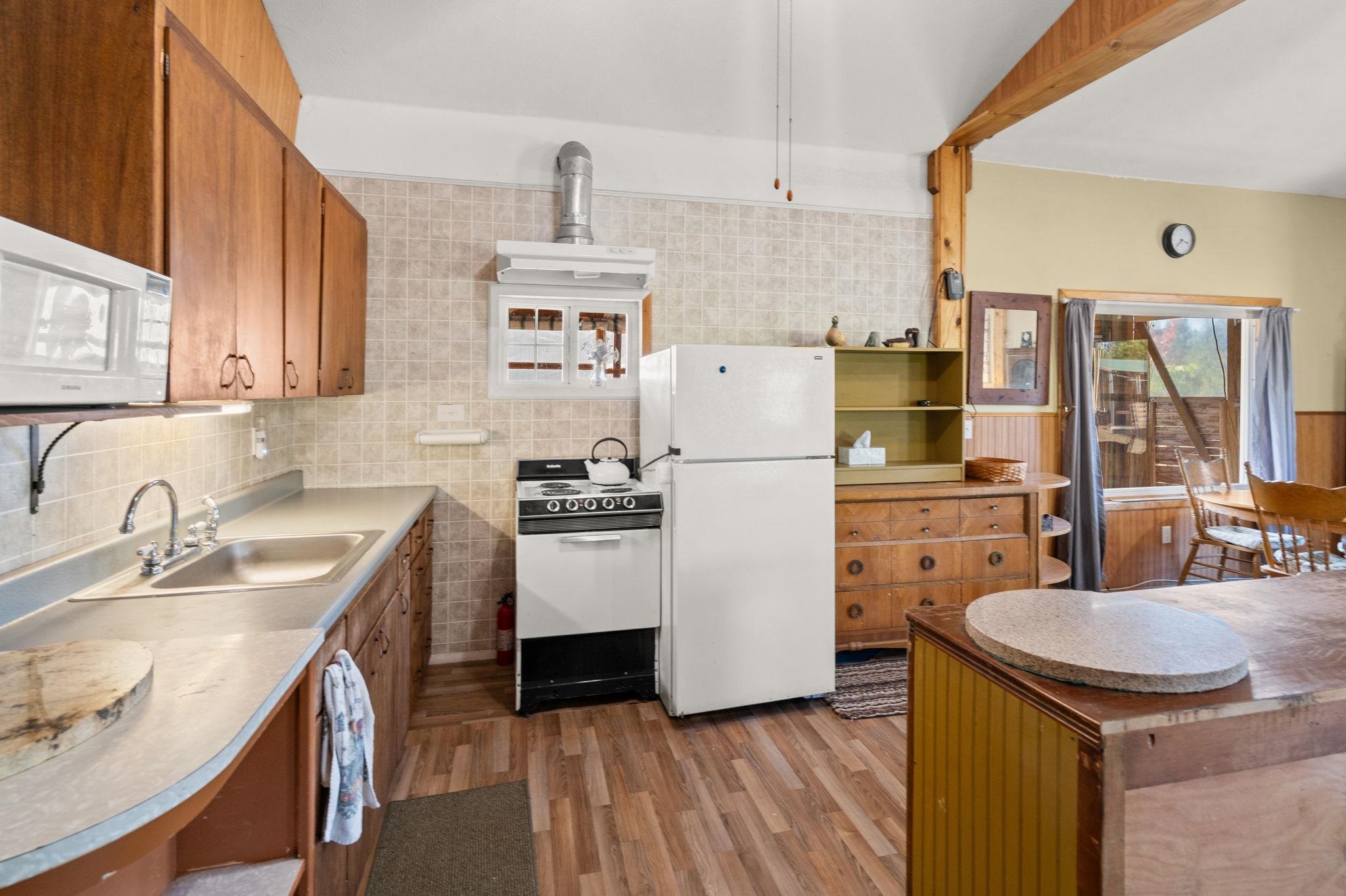 4548 Emilys Way - Photo 17