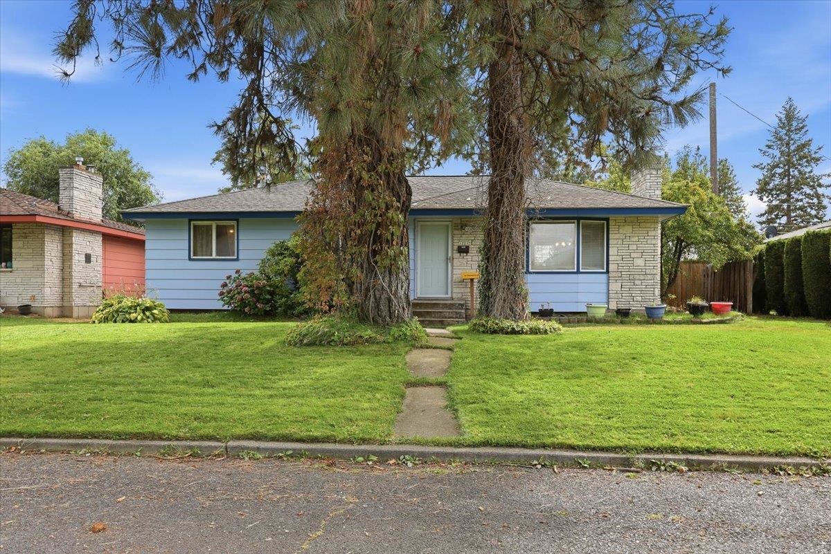 1221 W Columbia Ave - Photo 1