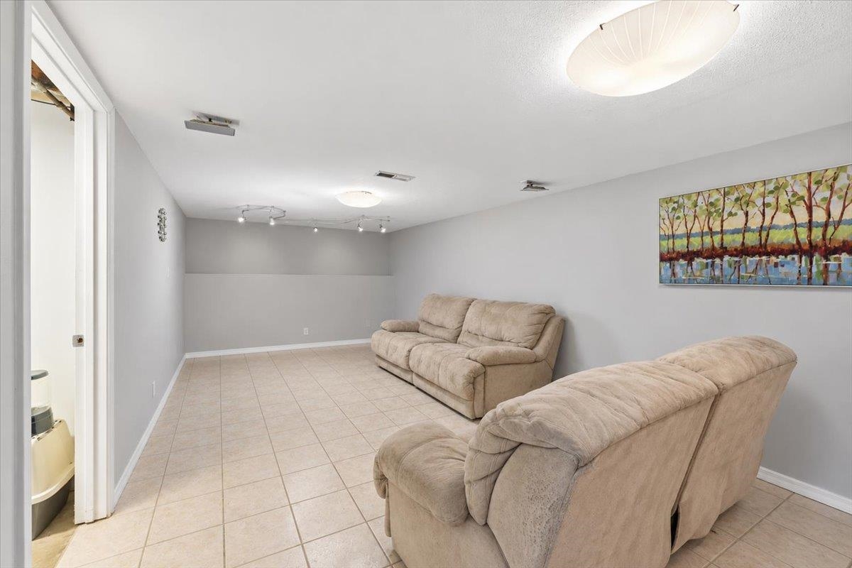 1221 W Columbia Ave - Photo 13