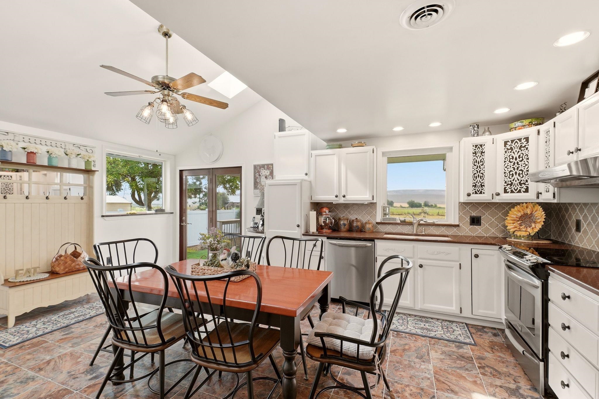 6354 Lancaster Rd - Photo 10
