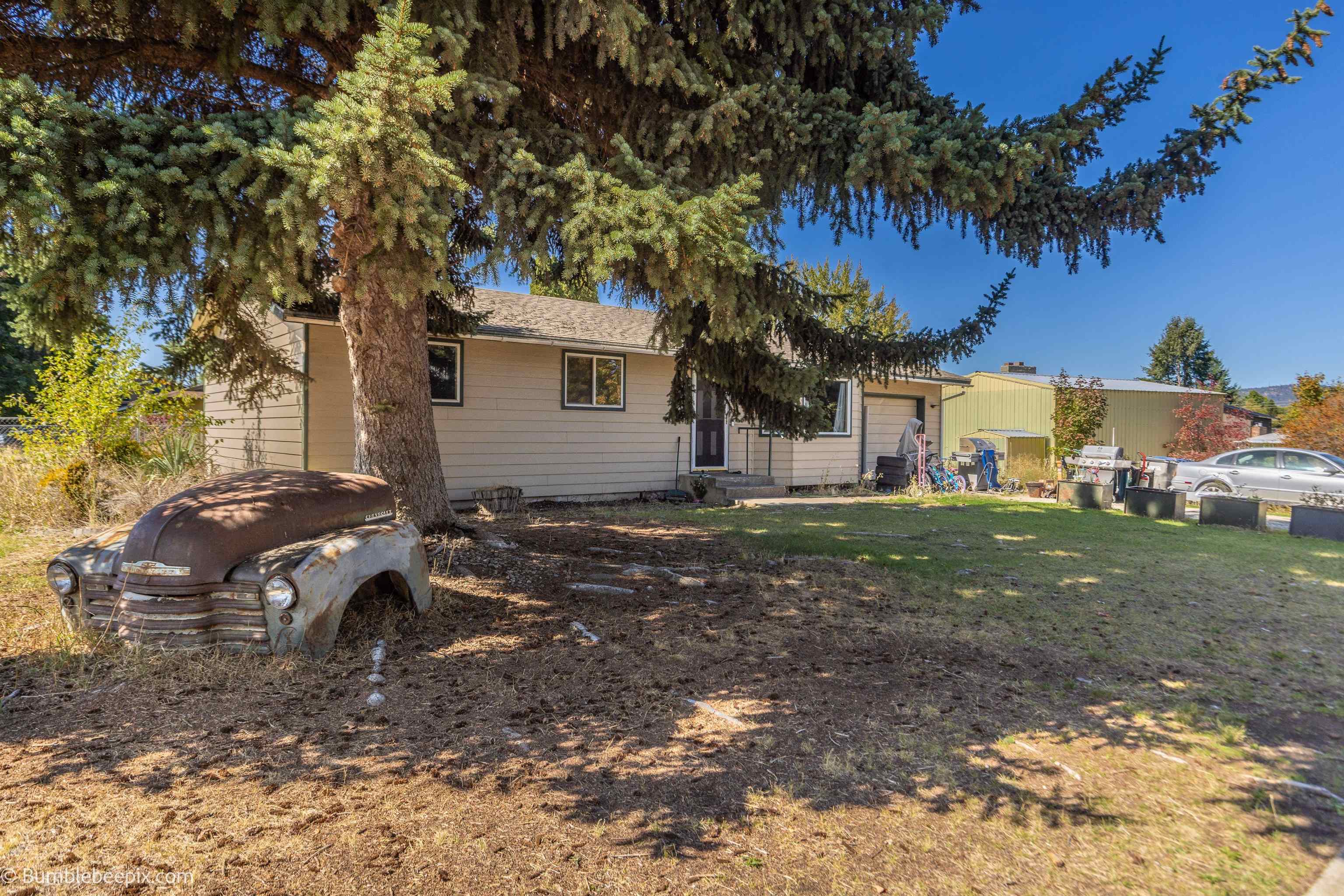 105 N Holiday Rd - Photo 2