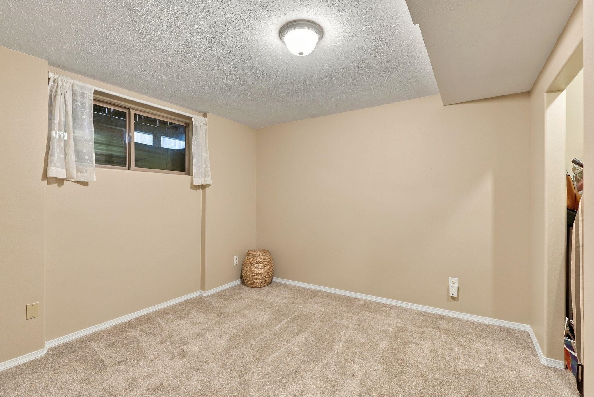 4827 E 46th Ave - Photo 24