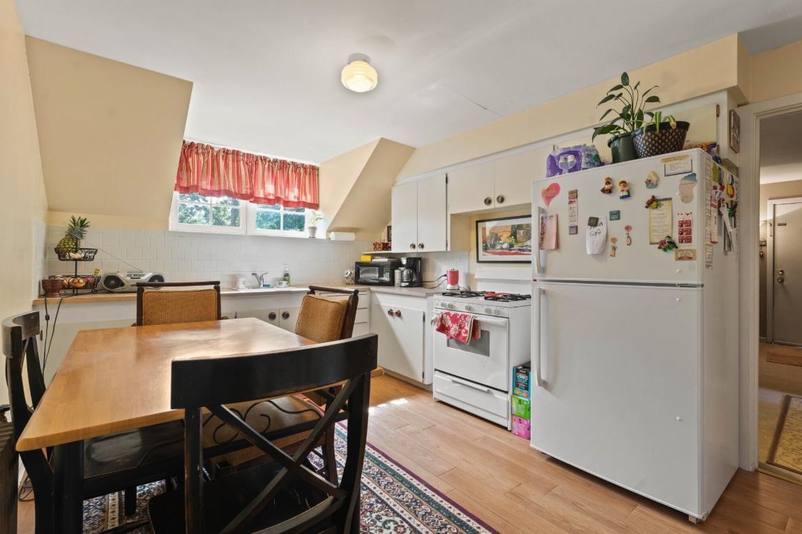 1414 N LINCOLN St - Photo 8