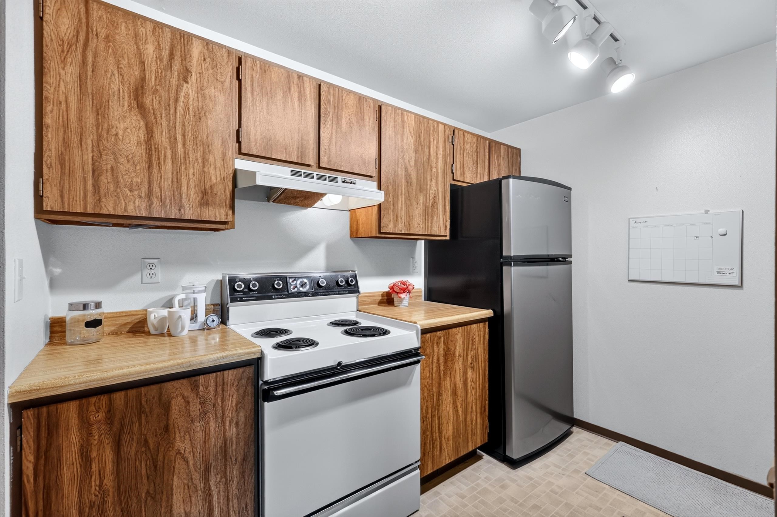 6005 E 6th Ave - Photo 3