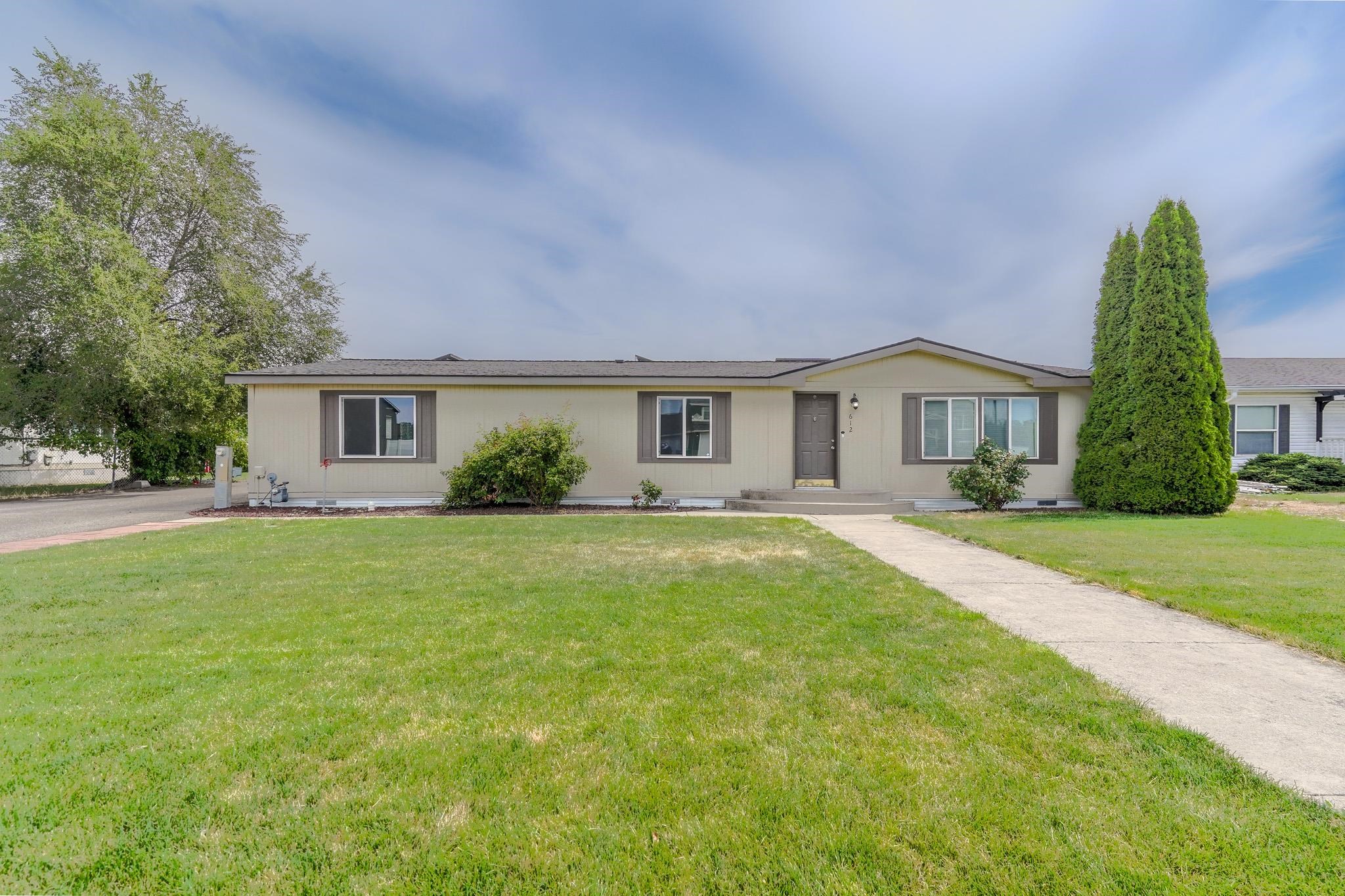 612 N Shamrock Rd - Photo 1