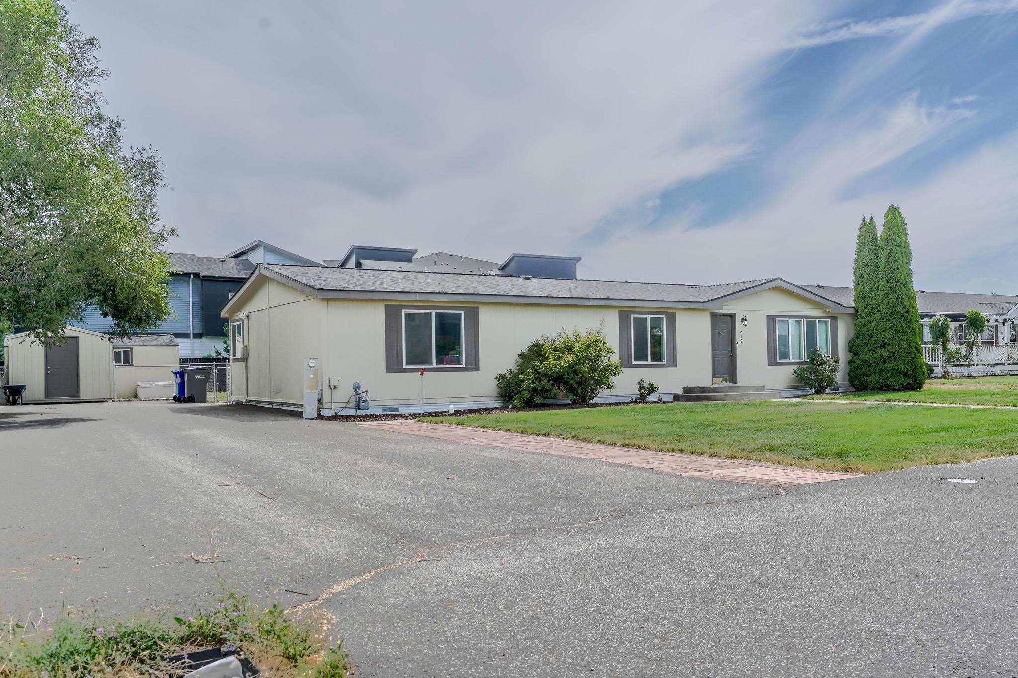 612 N Shamrock Rd - Photo 2