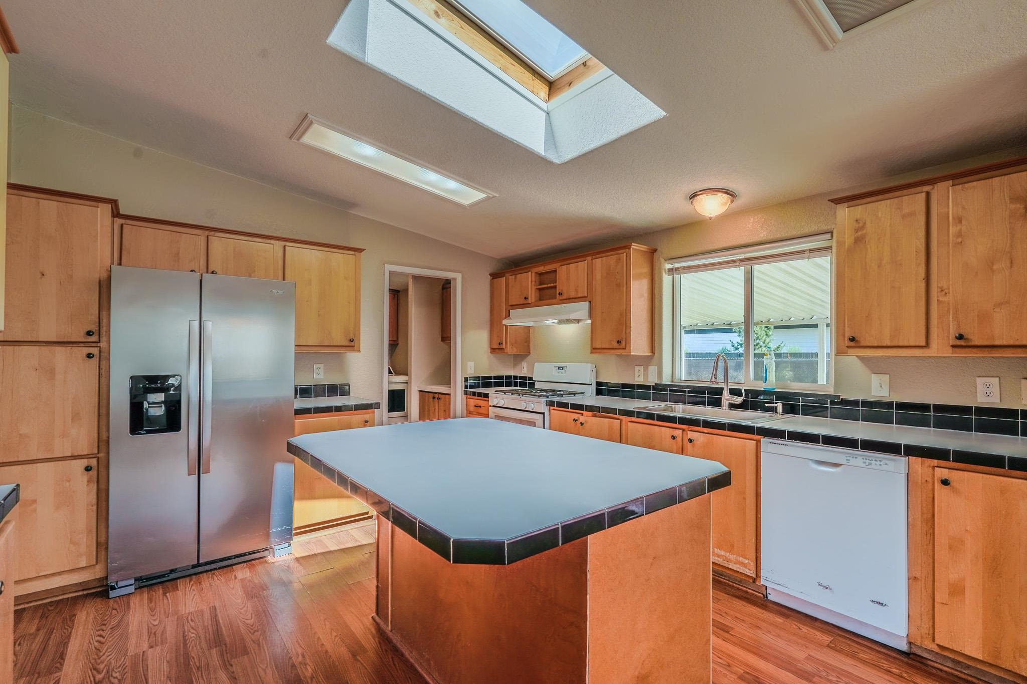 612 N Shamrock Rd - Photo 4