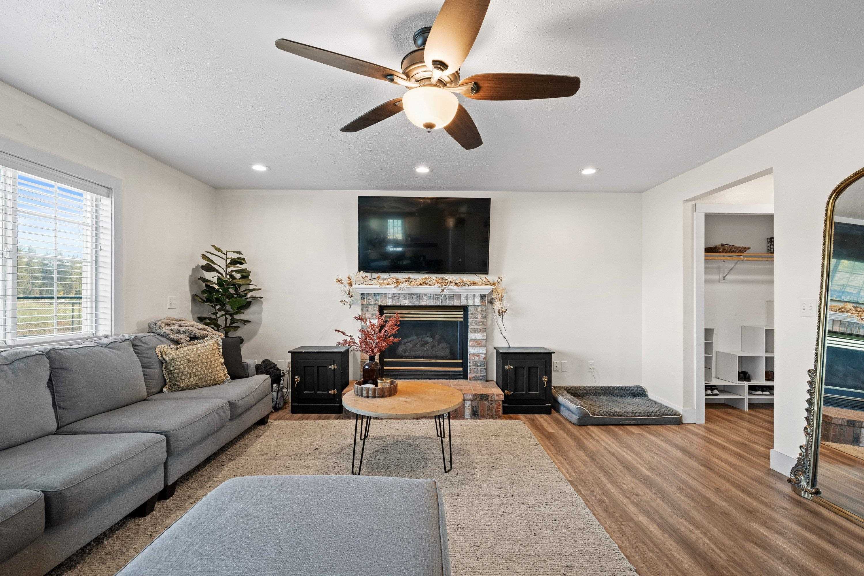 1029 W Crestview Rd - Photo 14