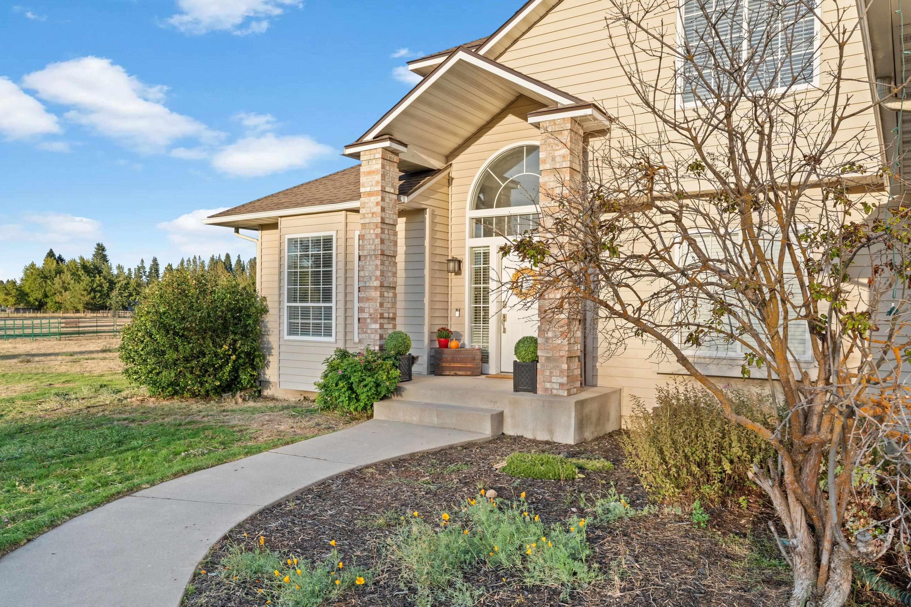 1029 W Crestview Rd - Photo 3