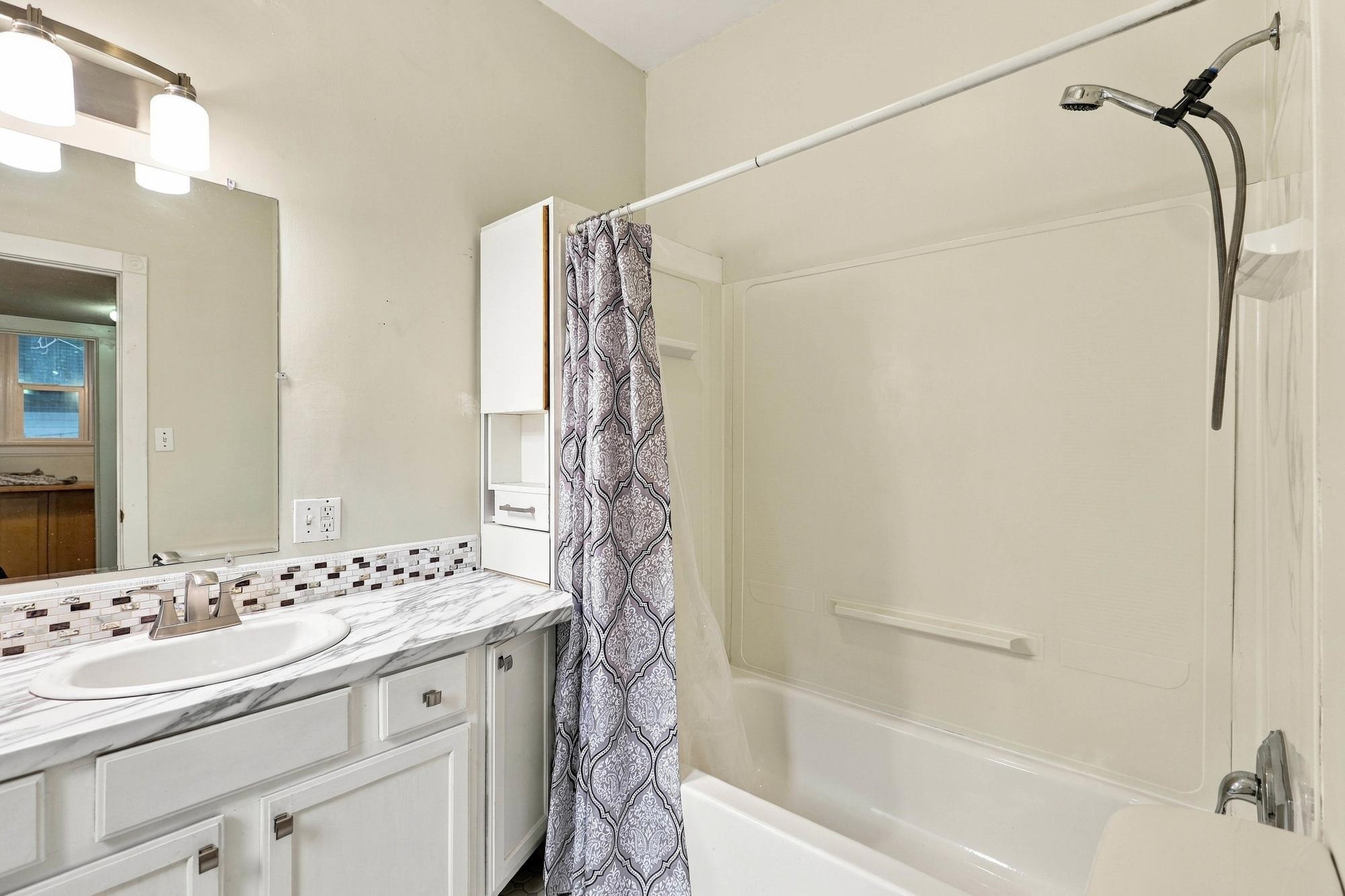 703 W Spofford Ave - Photo 22