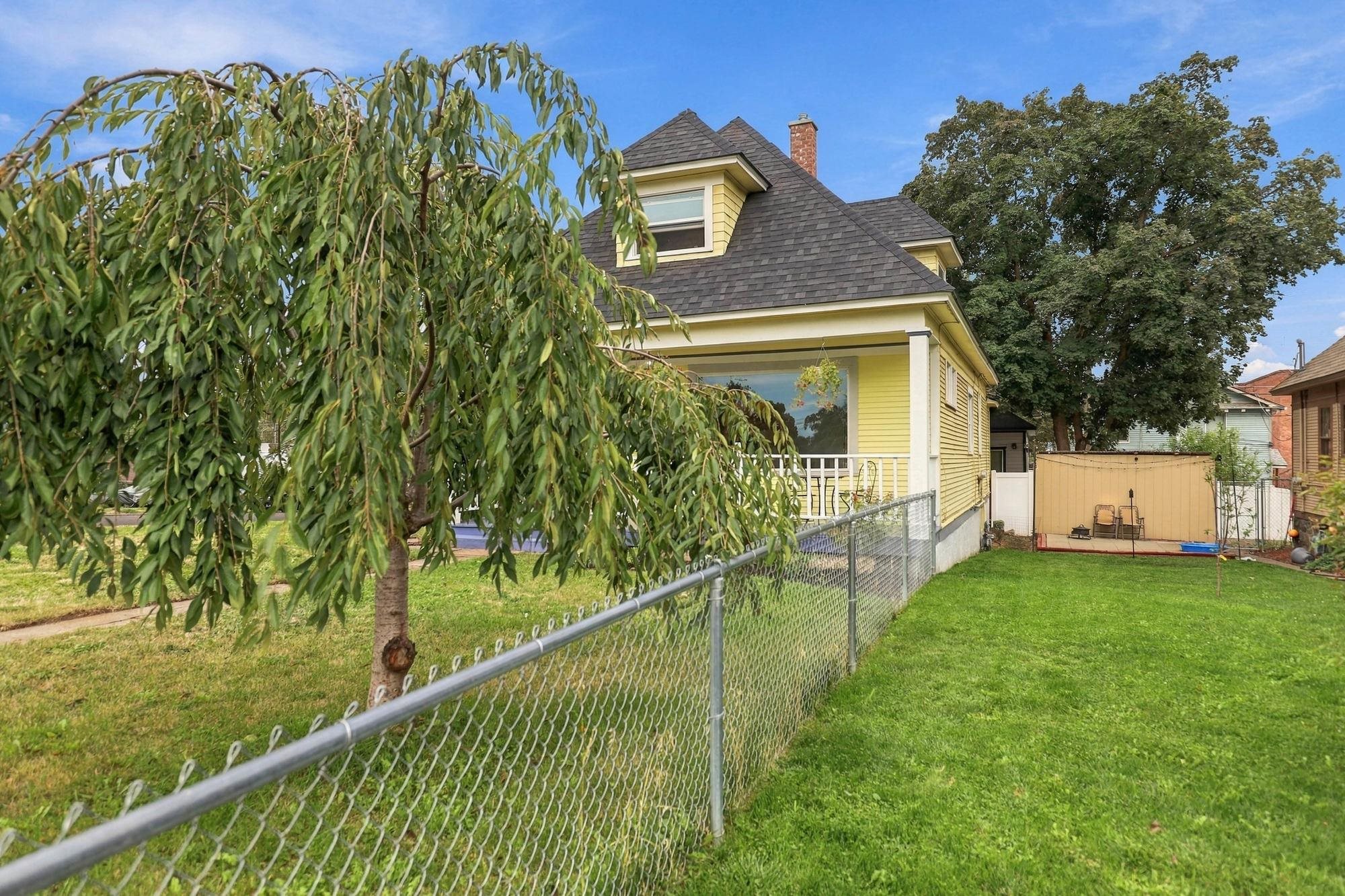 703 W Spofford Ave - Photo 27
