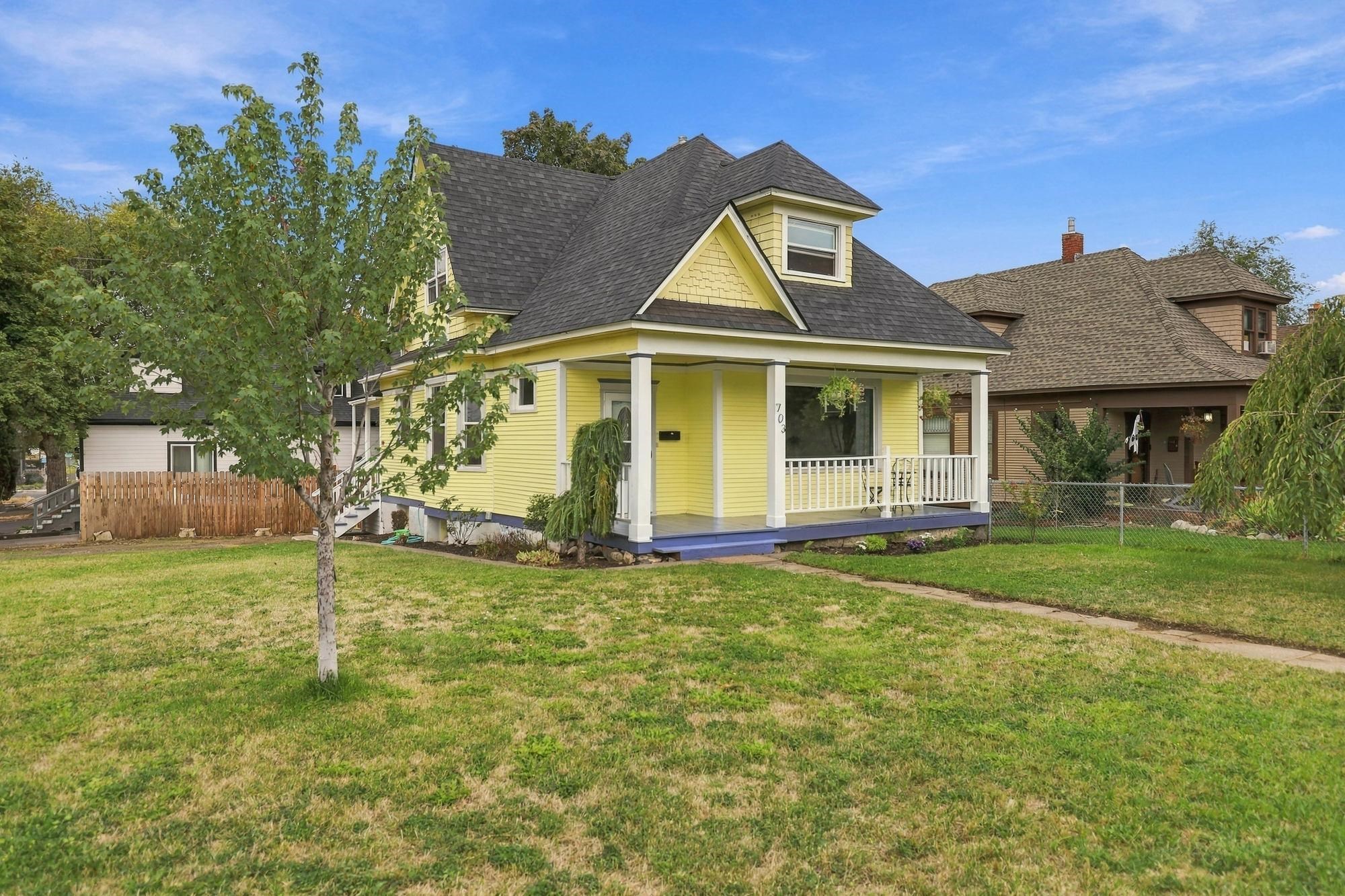 703 W Spofford Ave - Photo 1