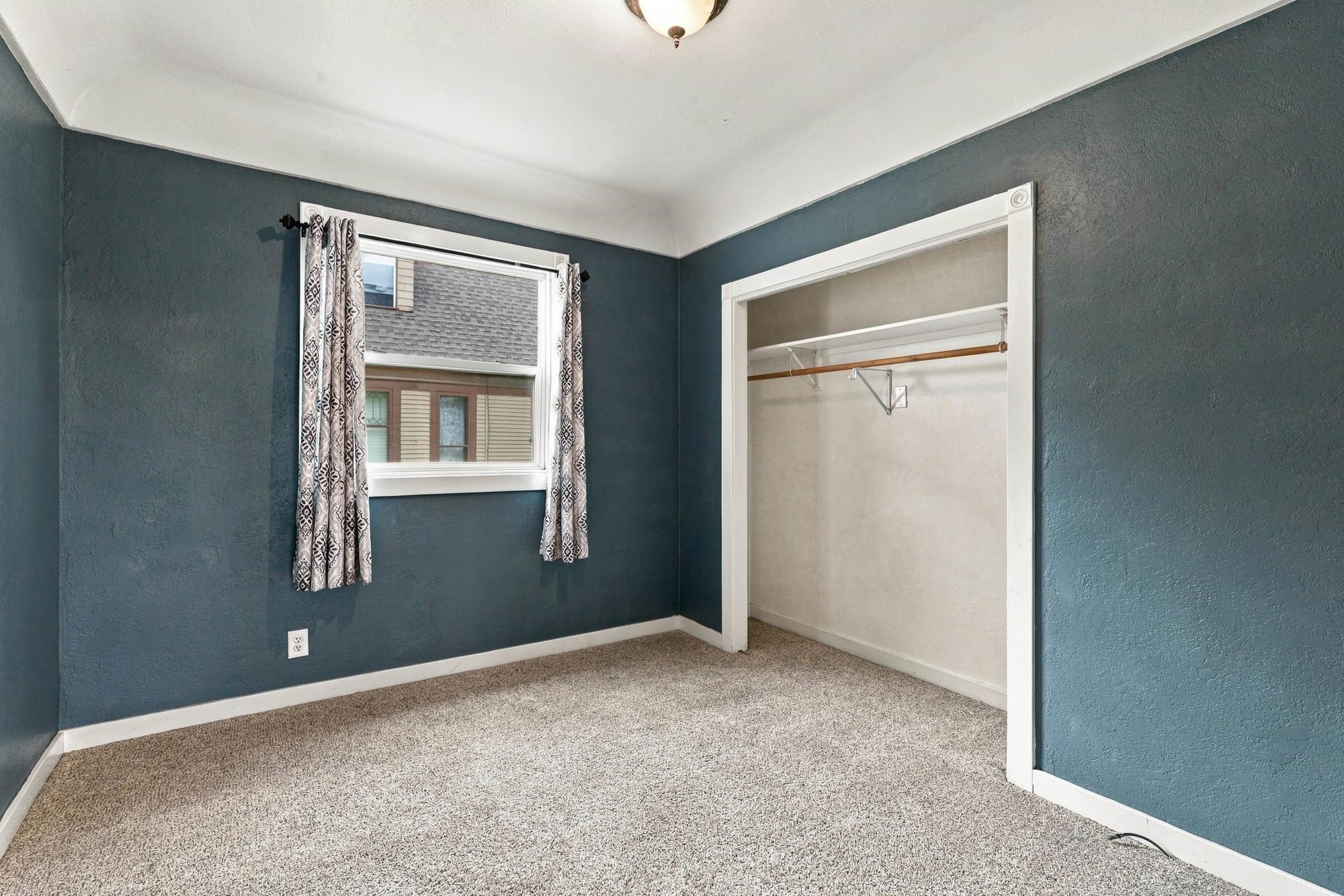 703 W Spofford Ave - Photo 13