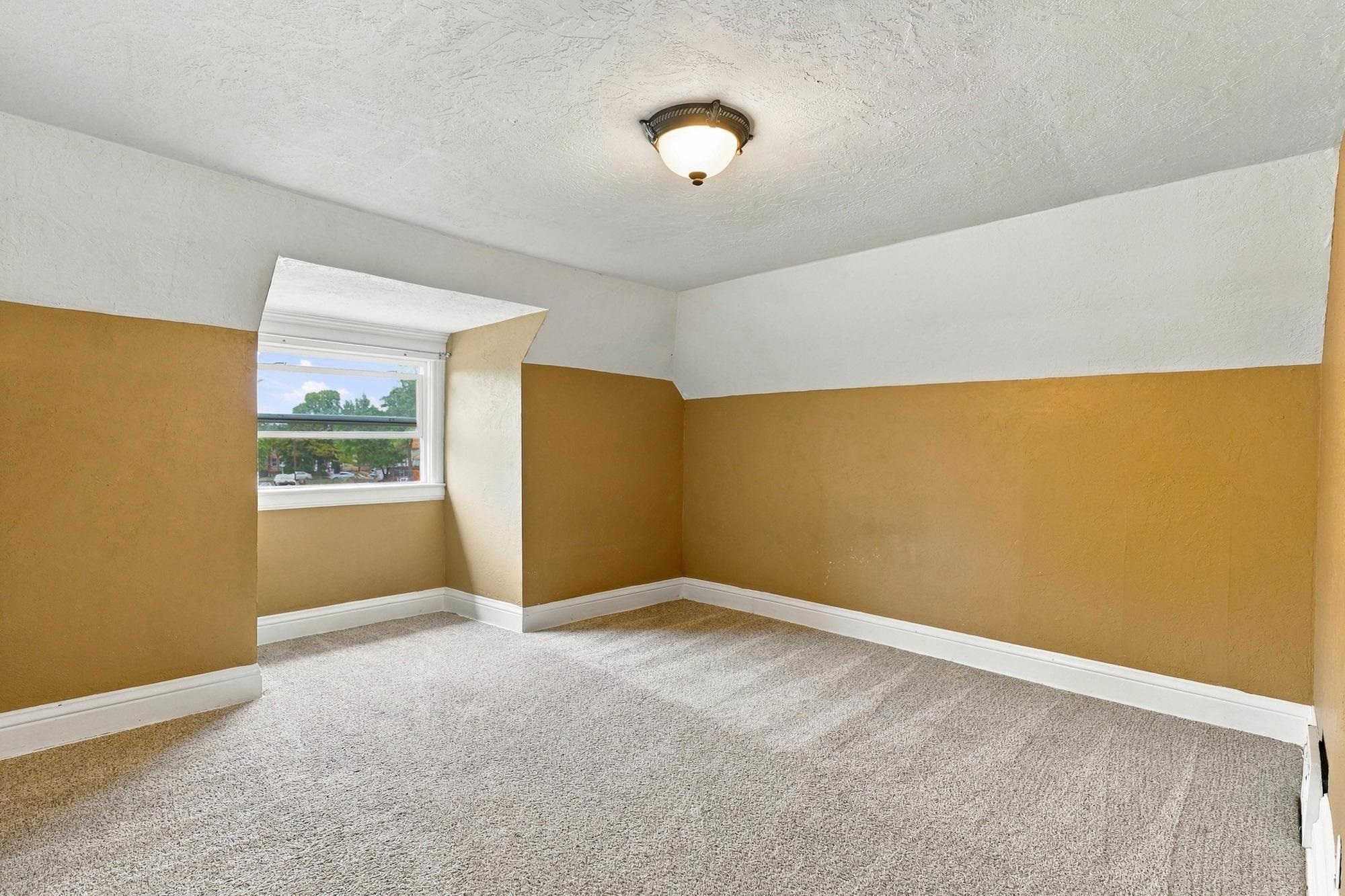 703 W Spofford Ave - Photo 17