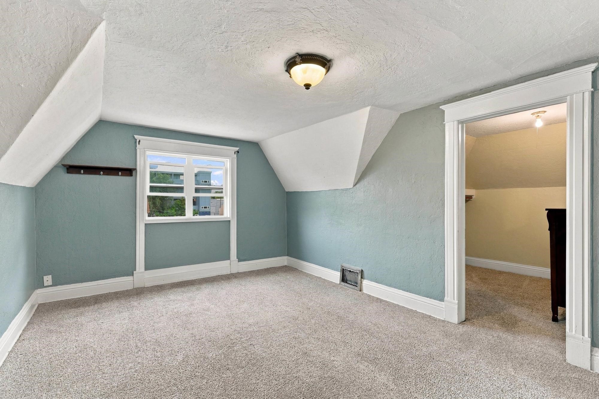 703 W Spofford Ave - Photo 20