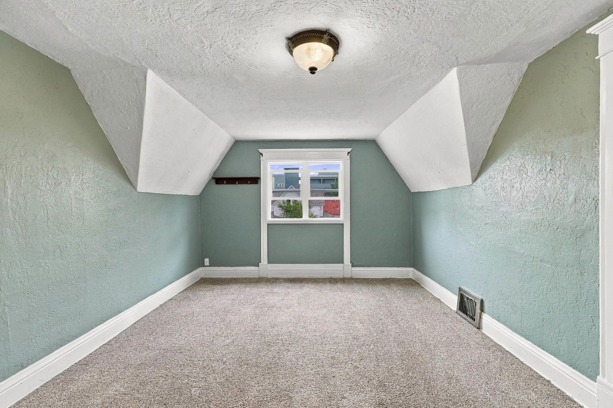 703 W Spofford Ave - Photo 21