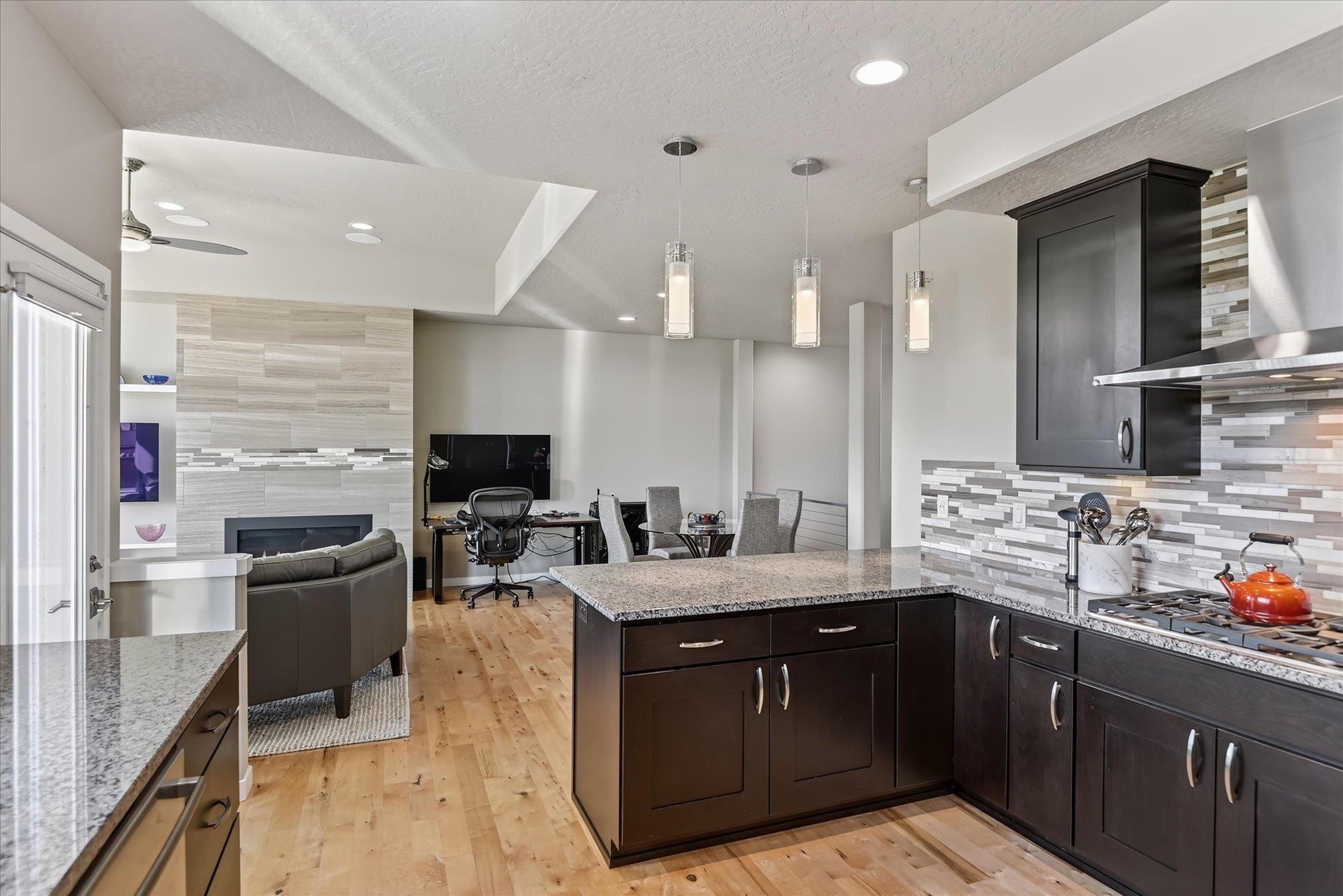 1921 W Centennial Way - Photo 25