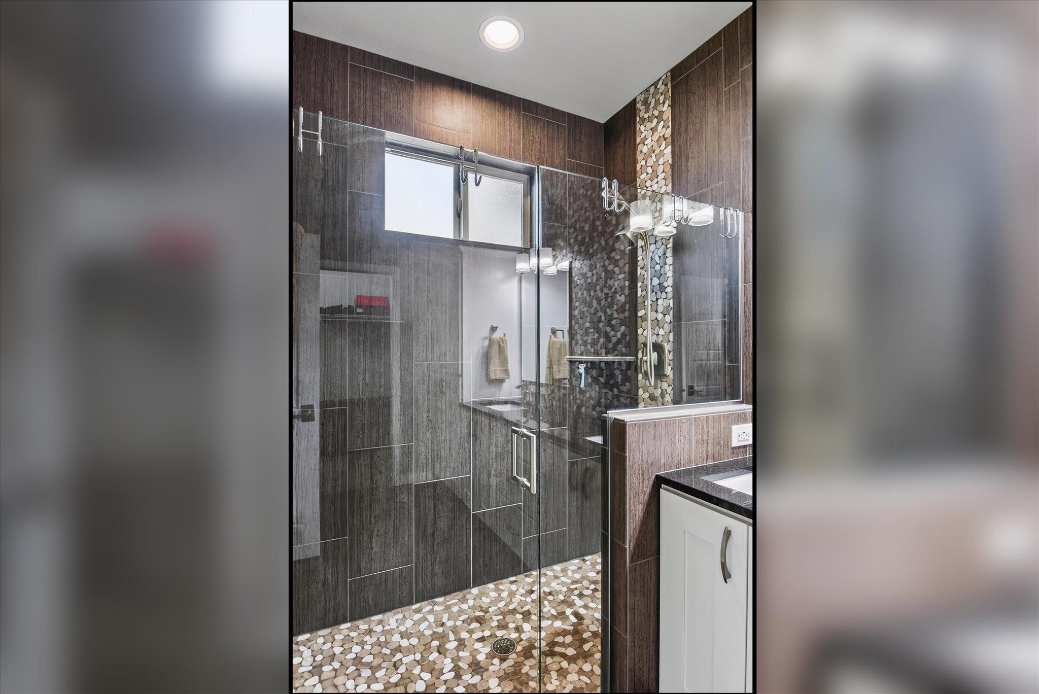 1921 W Centennial Way - Photo 32
