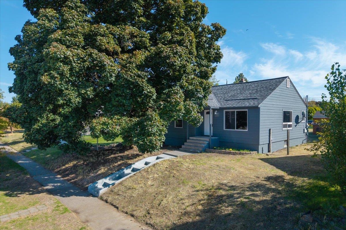 4808 N Post St - Photo 1