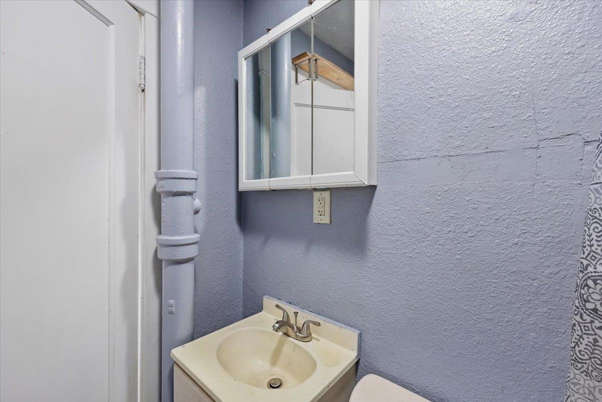 2923 N Smith St - Photo 23