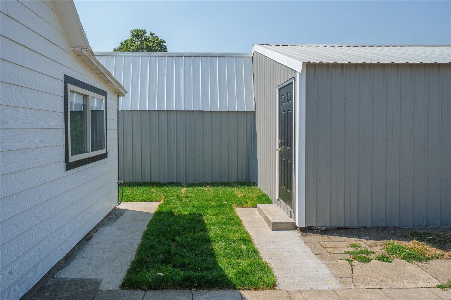 1914 E Heroy Ave - Photo 21
