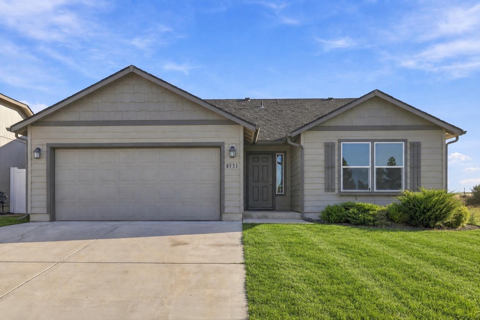 8531 W Pirates Ct - Photo 1