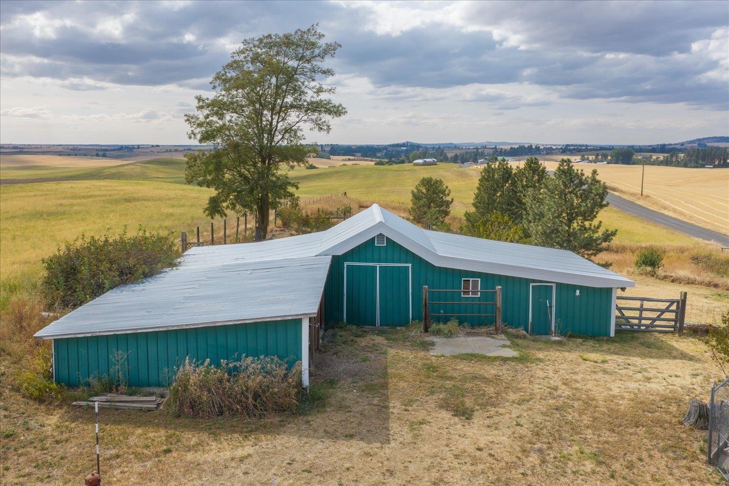 15110 E Stoughton Rd - Photo 4