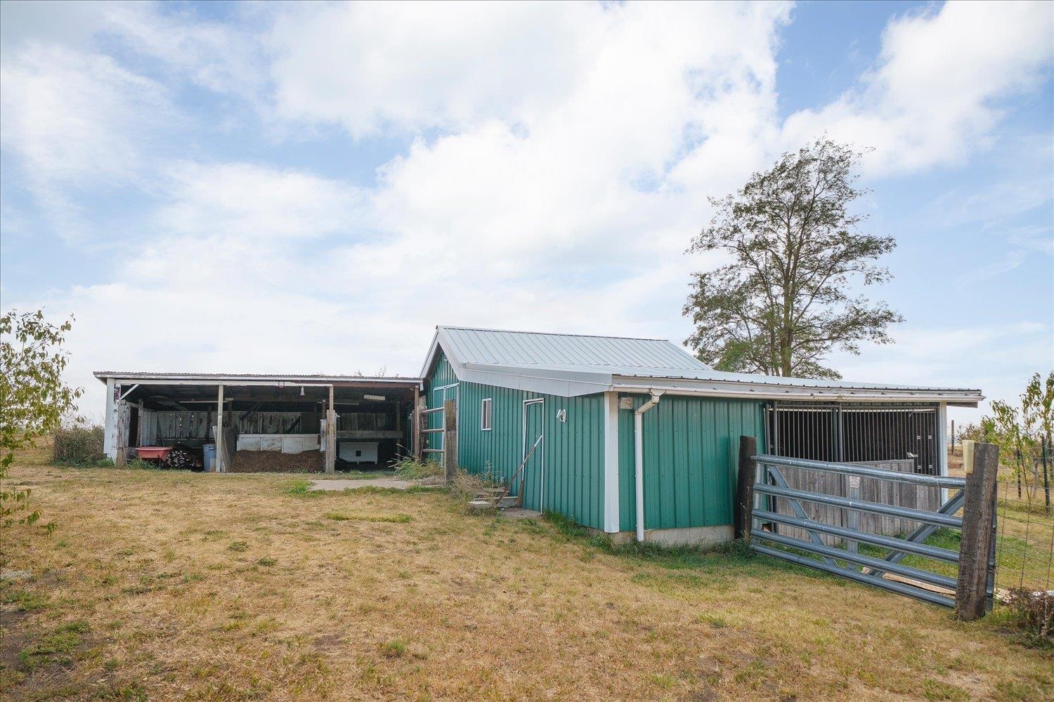 15110 E Stoughton Rd - Photo 8