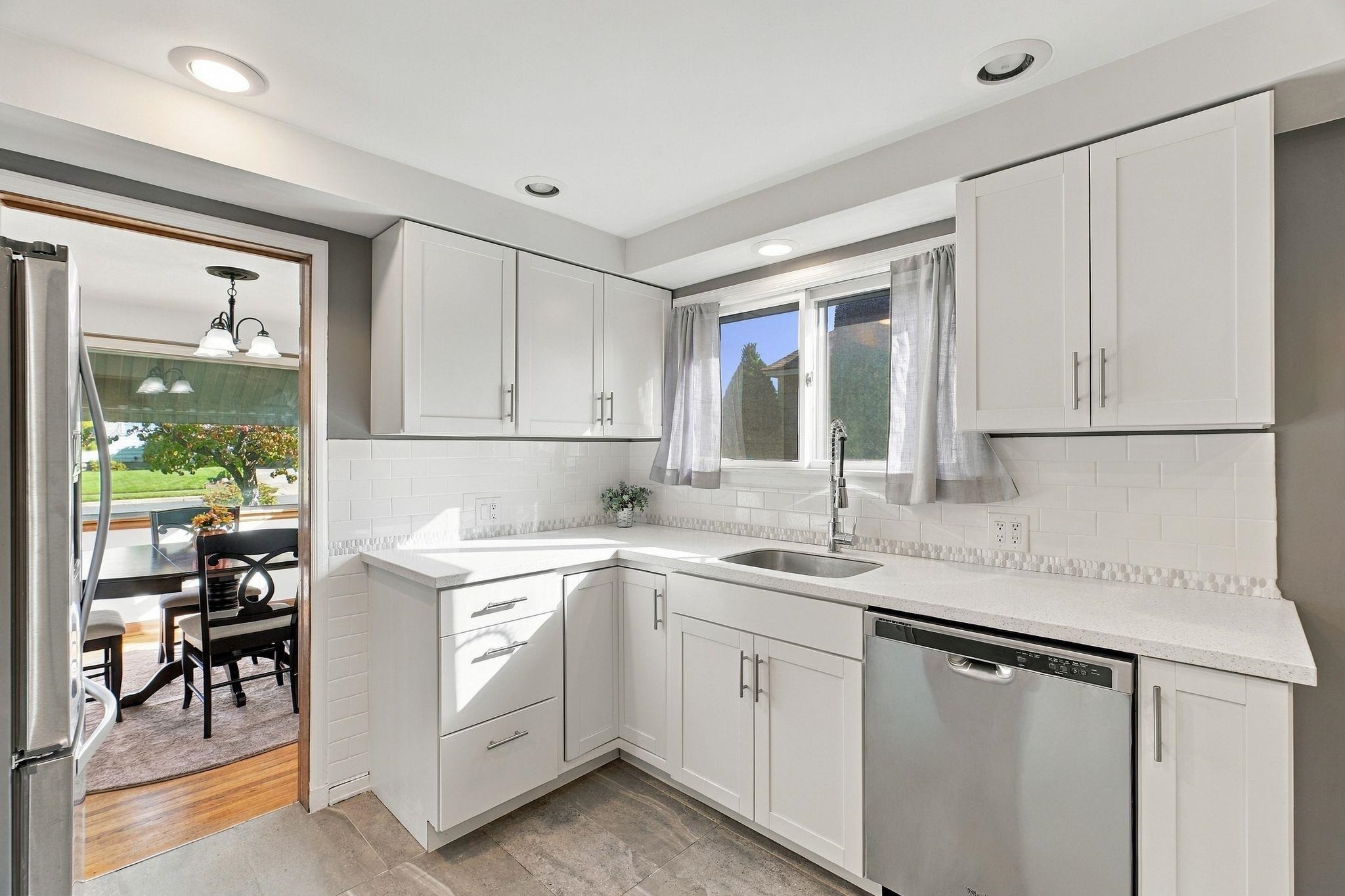 2337 W Rockwell Ave - Photo 7