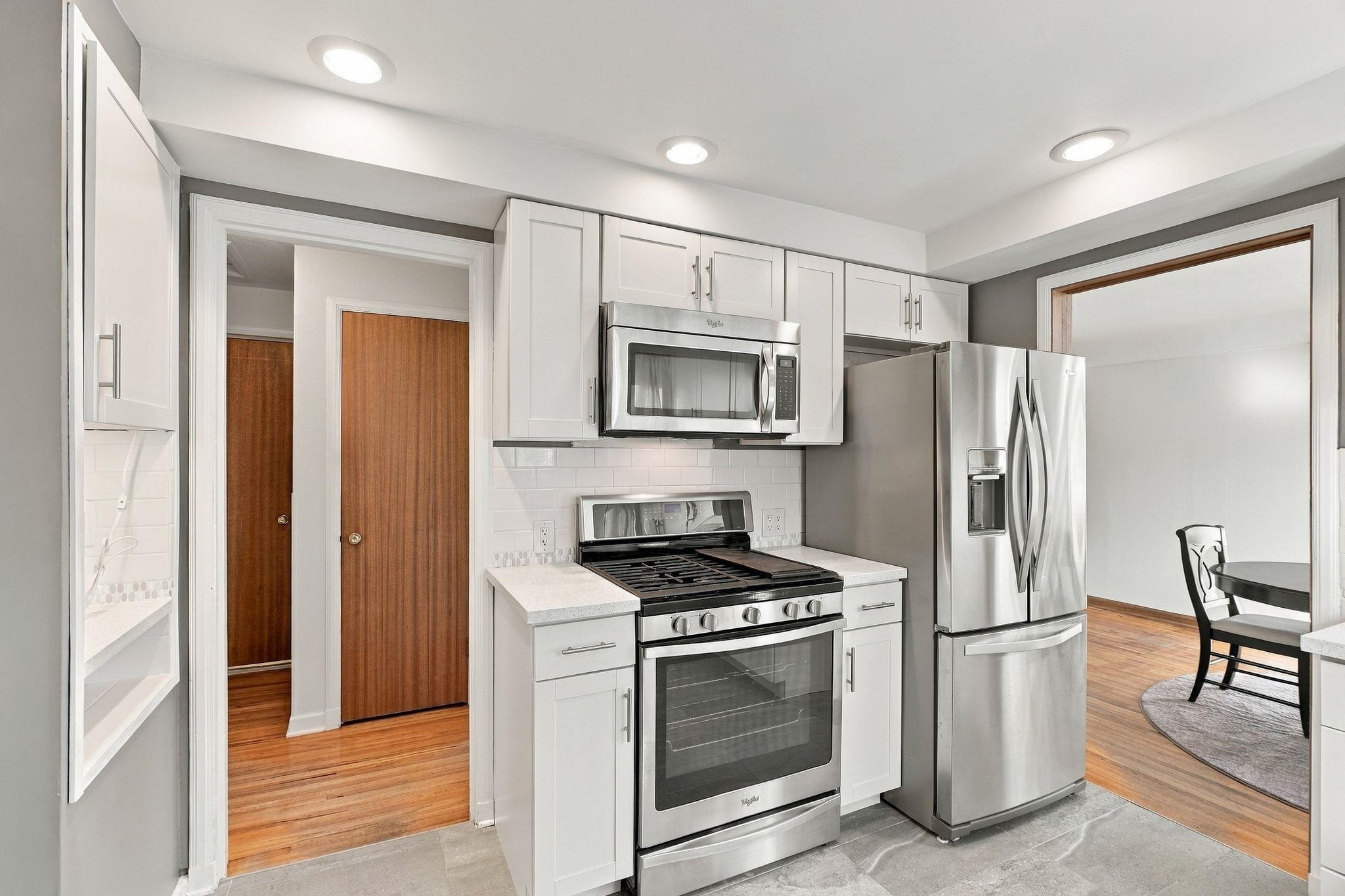 2337 W Rockwell Ave - Photo 8