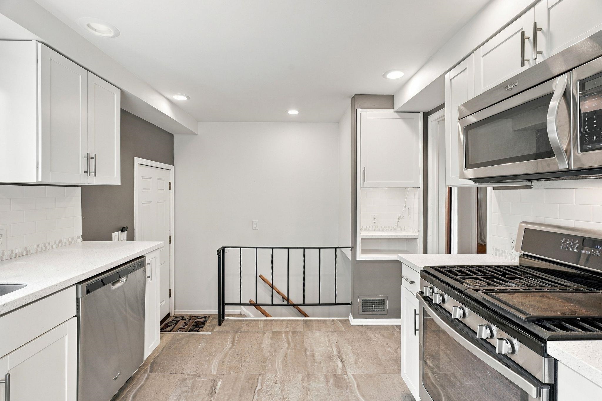 2337 W Rockwell Ave - Photo 10