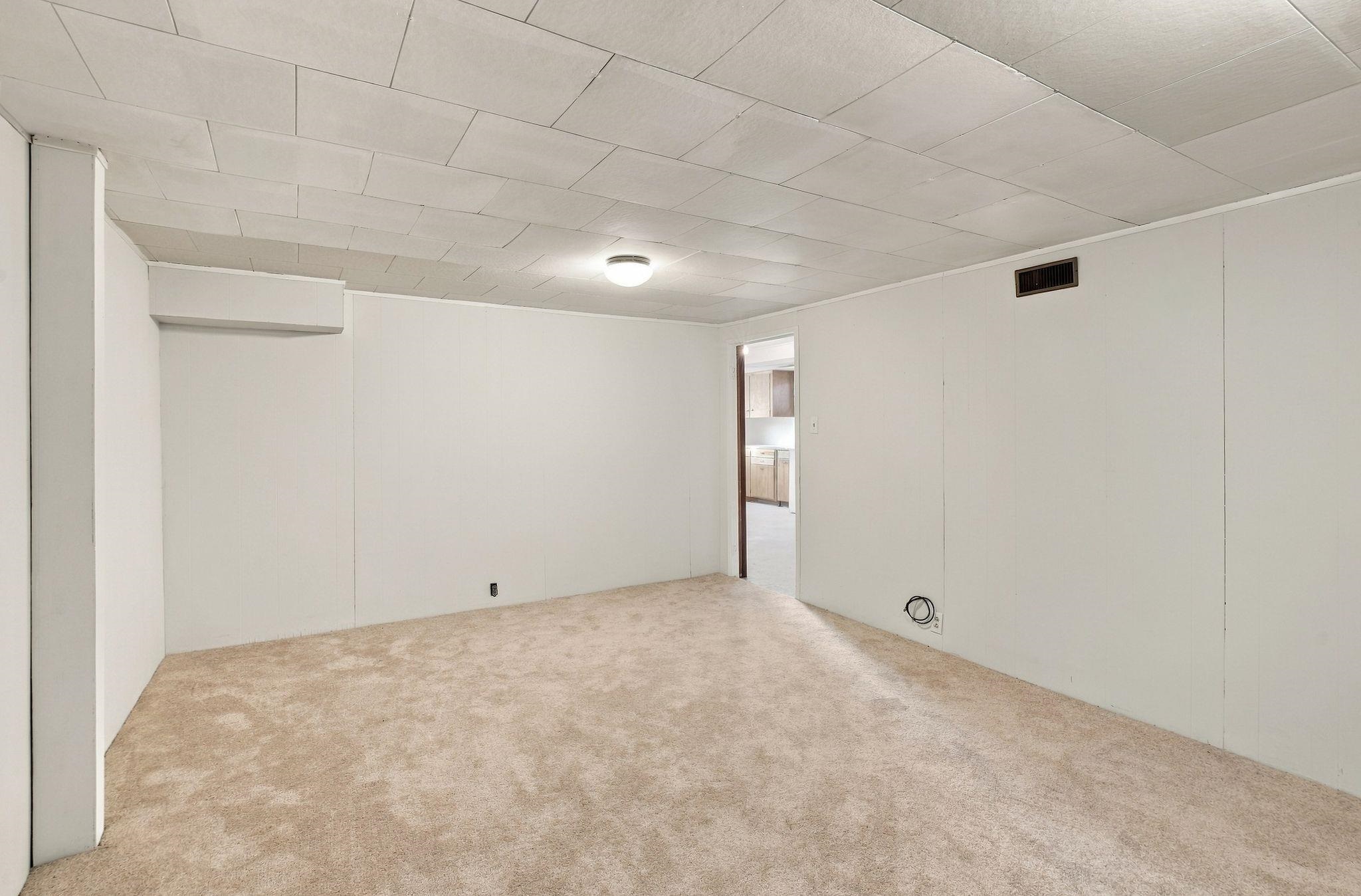 2337 W Rockwell Ave - Photo 17