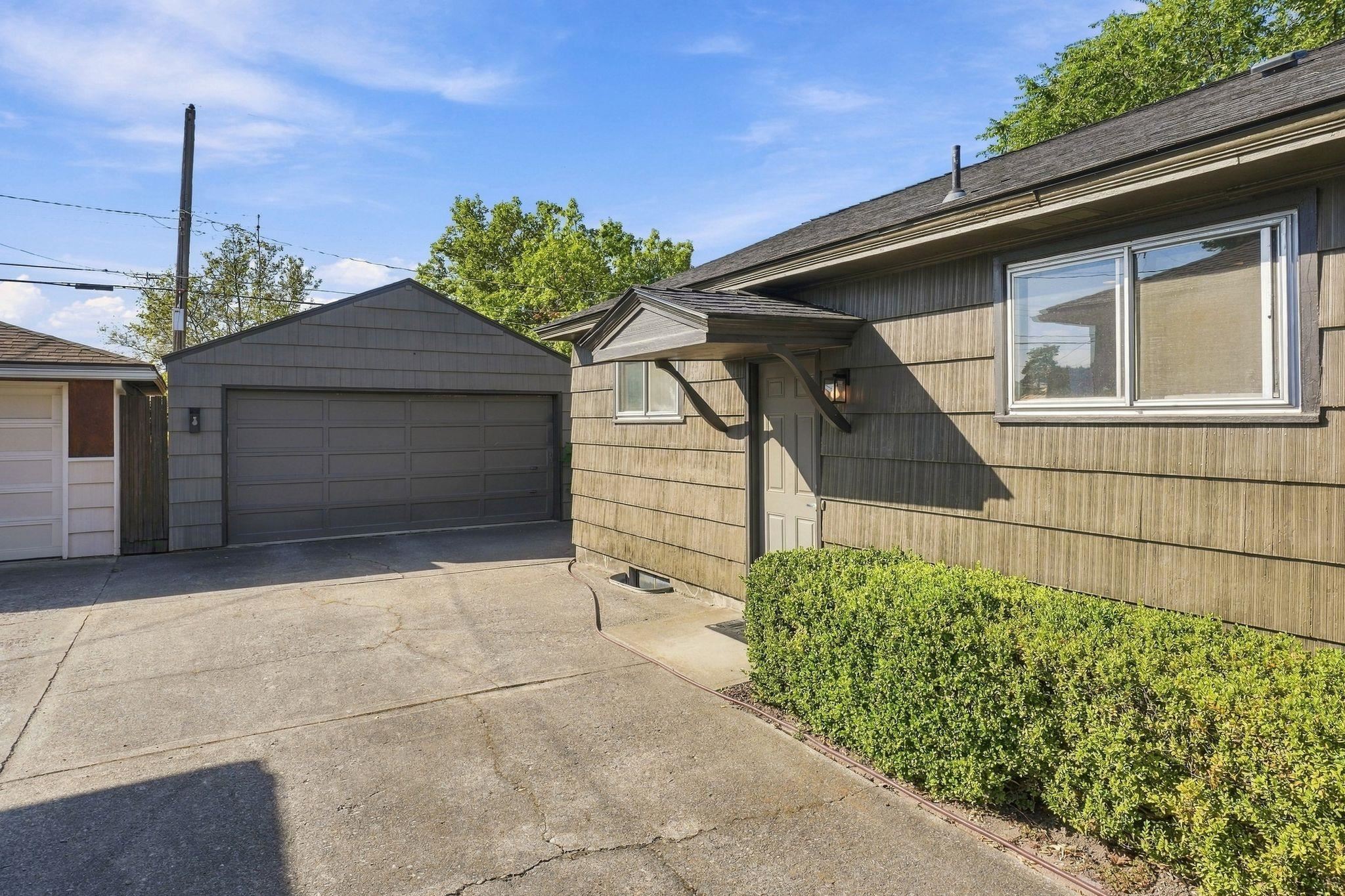 2337 W Rockwell Ave - Photo 32