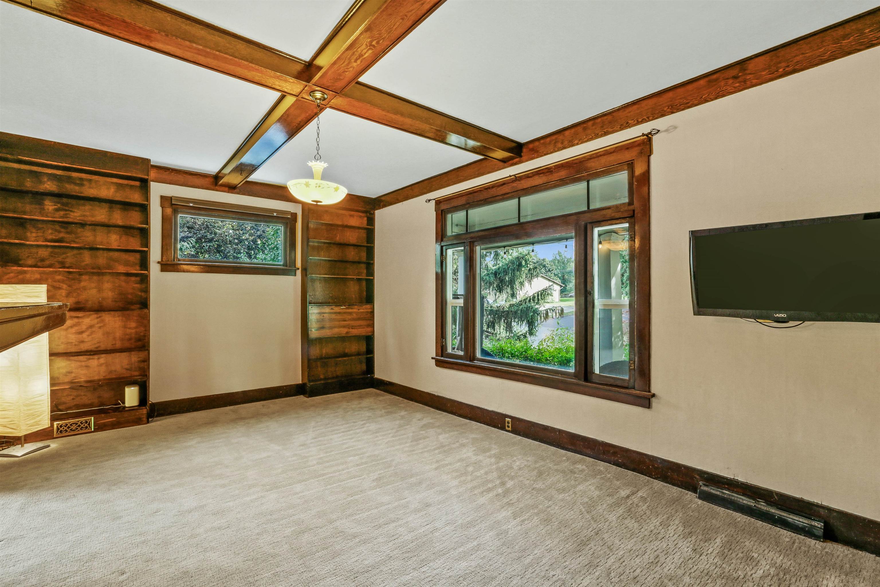 975 E 9th Ave - Photo 7